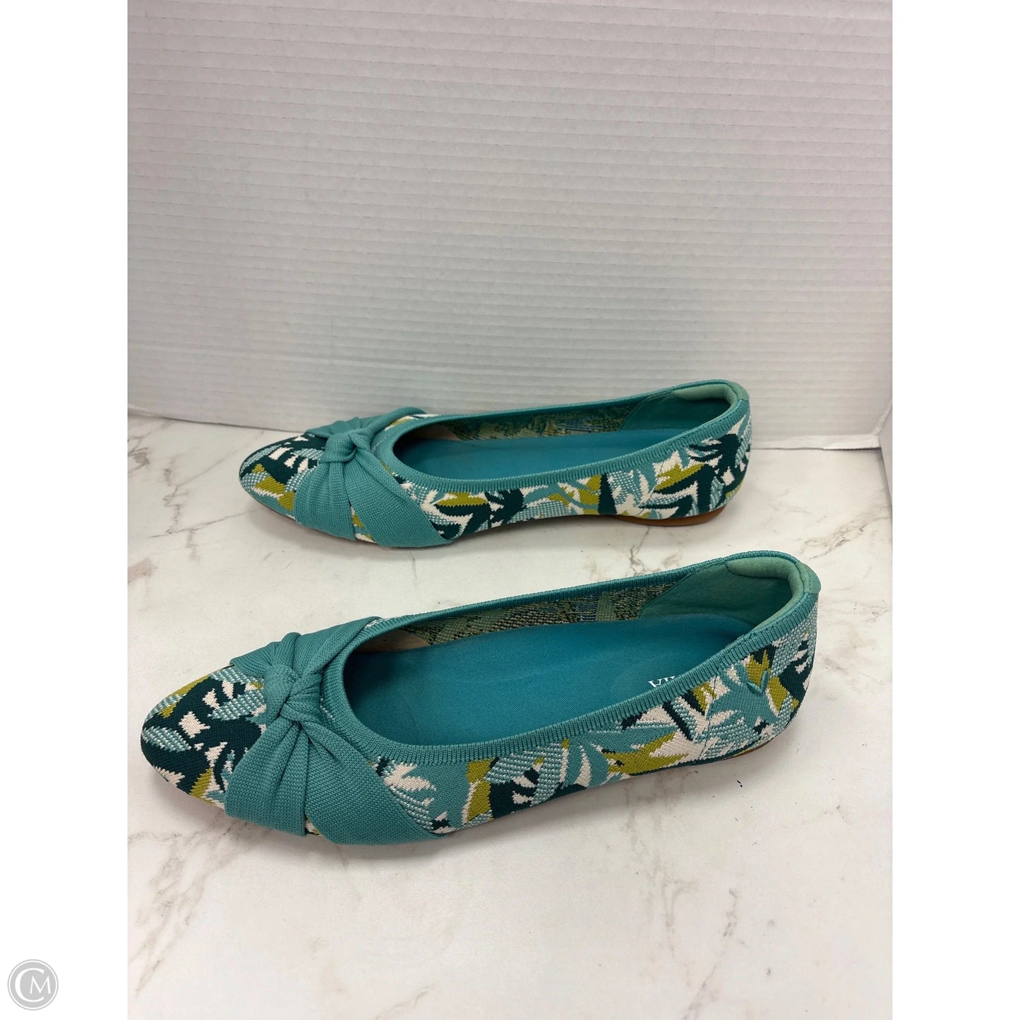 Shoes Flats By Vivaia In Floral Print, Size: 10