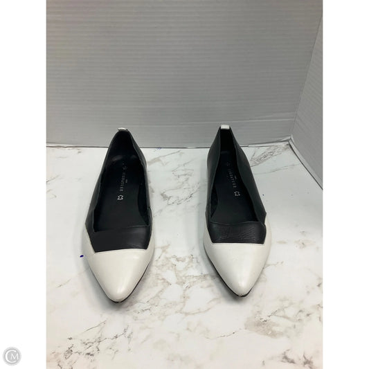 Shoes Flats By Clothes Mentor In Black & White, Size: 9