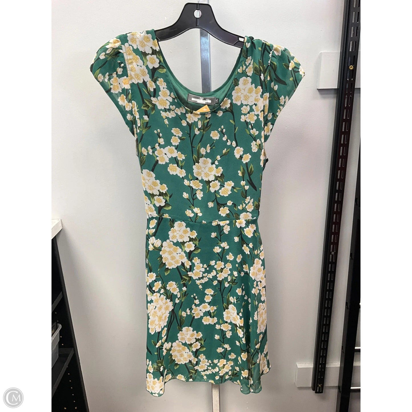 Dress Casual Short By Clothes Mentor In Green, Size: L
