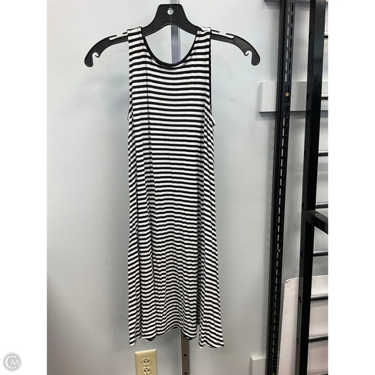 Dress Casual Short By Old Navy In Black & White, Size: Xs