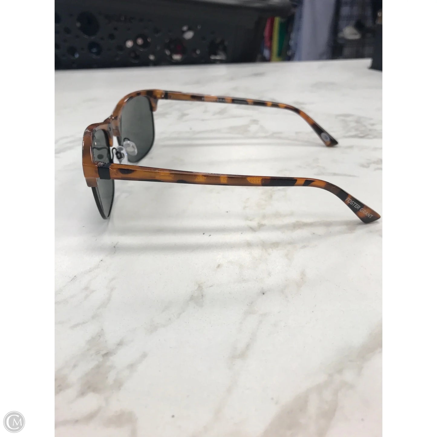 Sunglasses By Clothes Mentor, Size: Medium