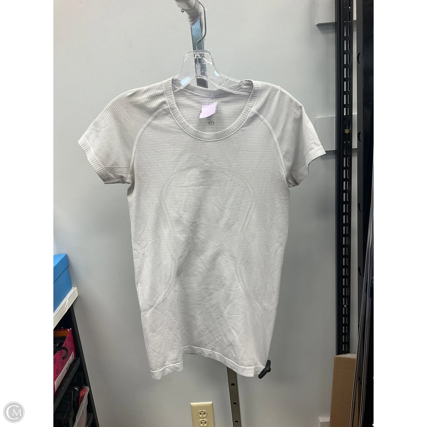 Athletic Top Short Sleeve By Lululemon In Grey, Size: S