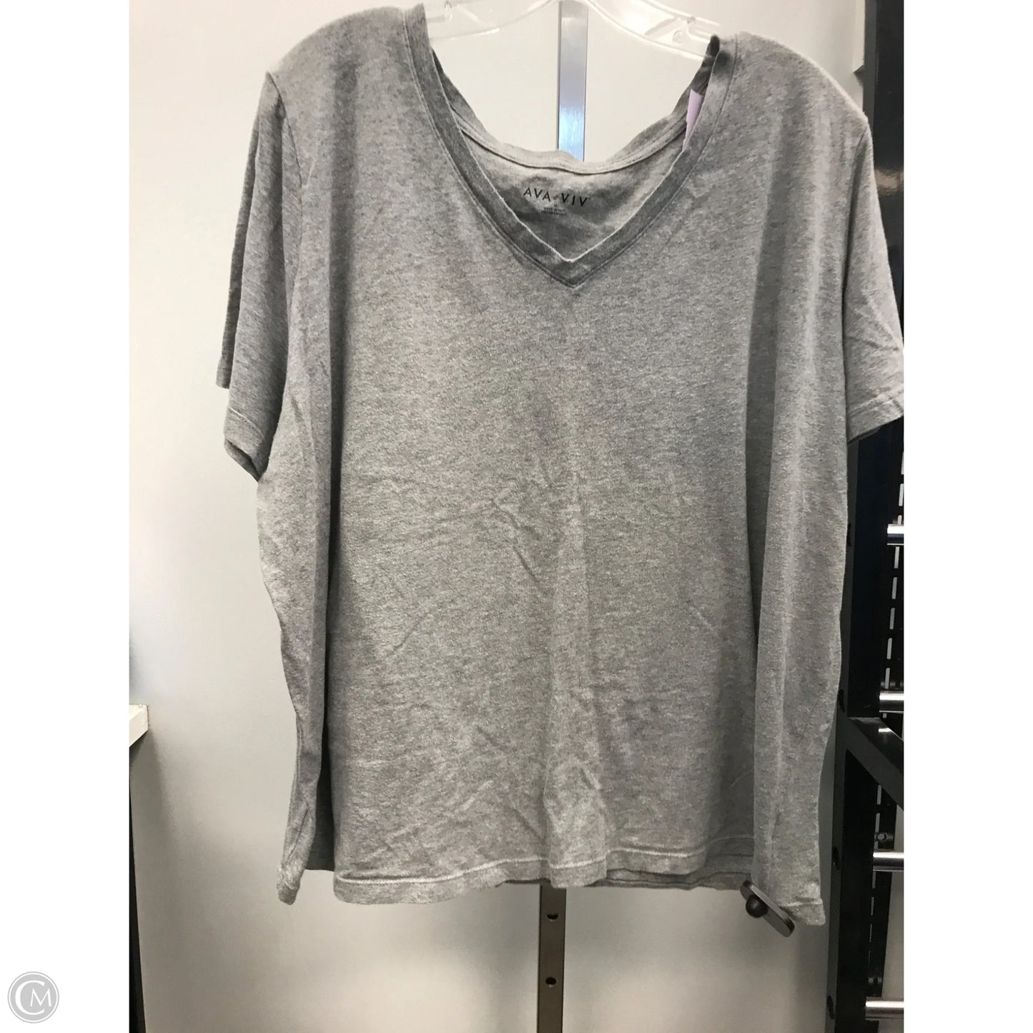 Top Short Sleeve Basic By Ava & Viv In Grey, Size: 1x
