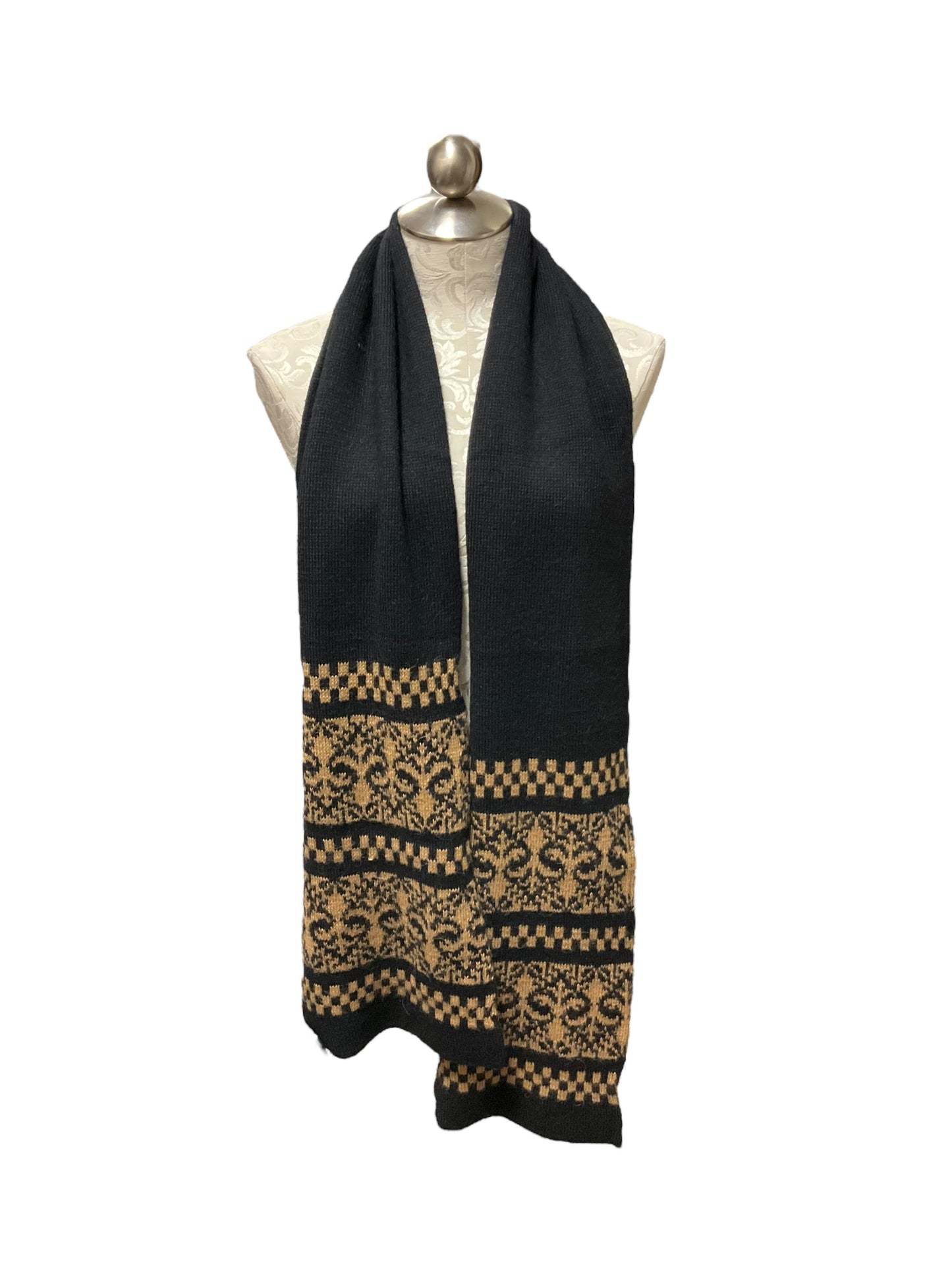 Scarf Winter By Cmc In Black Gold, Size: 6