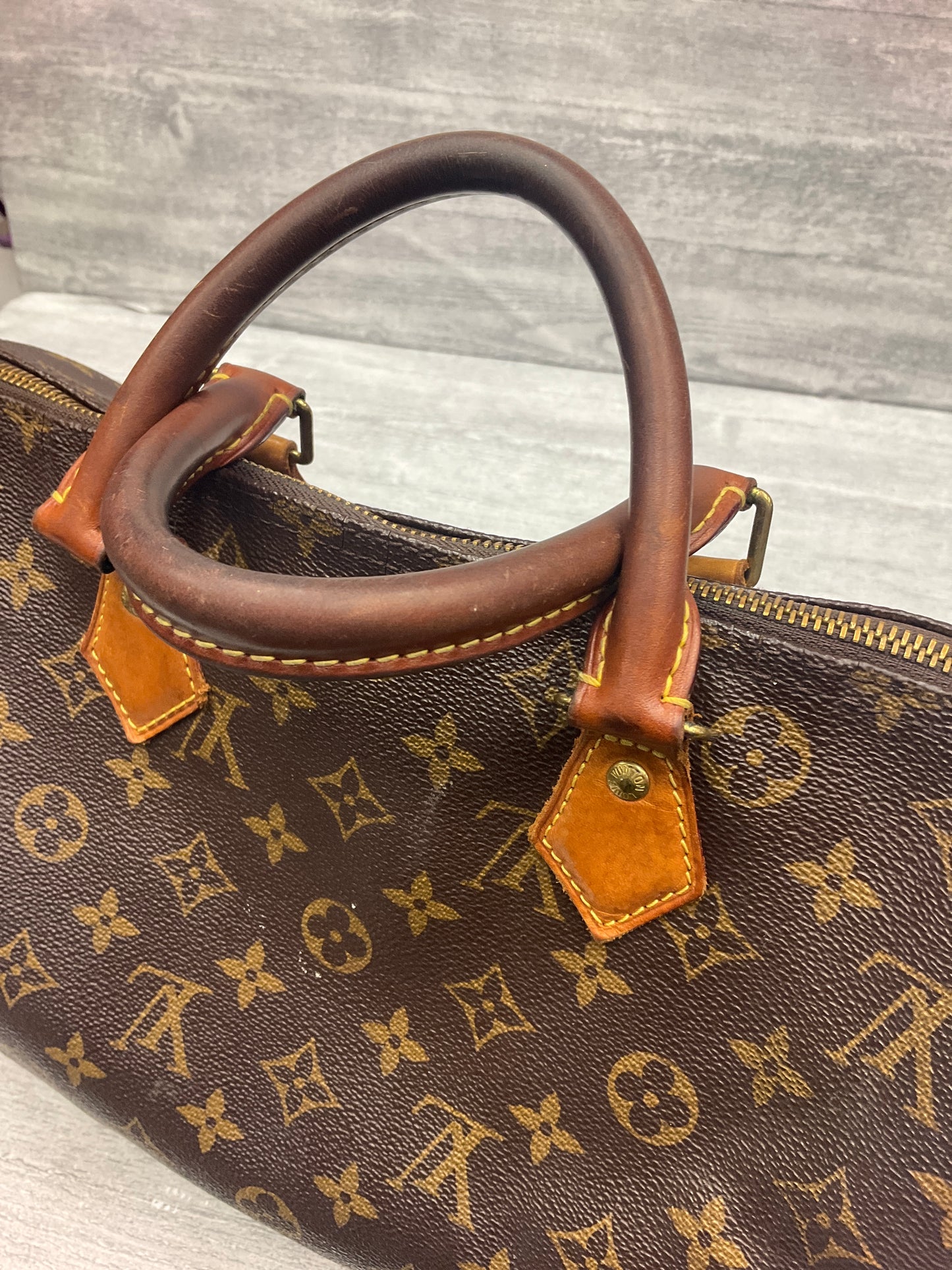 Handbag Luxury Designer By Louis Vuitton, Size: Small