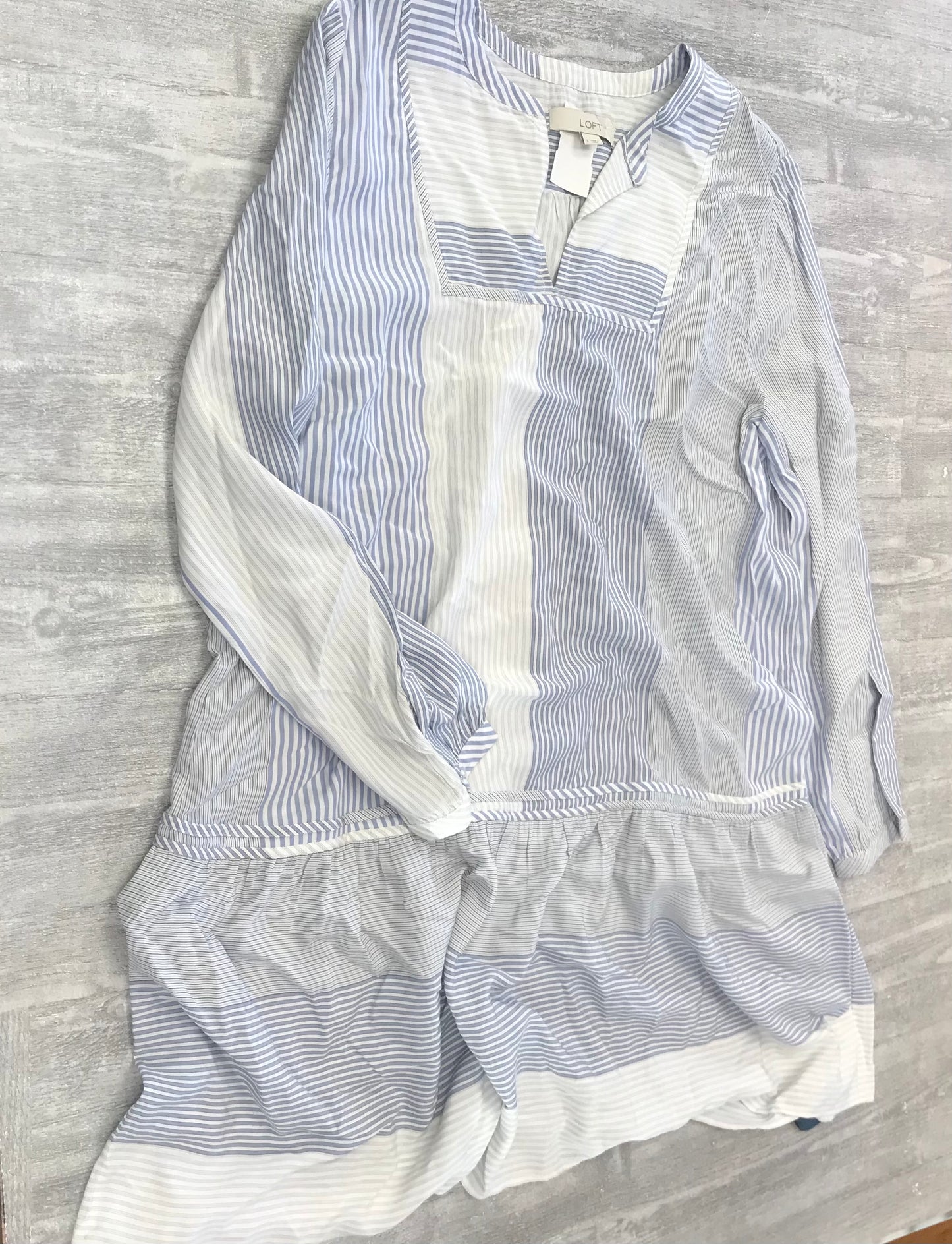 Dress Casual Short By Loft In Blue & White, Size: L