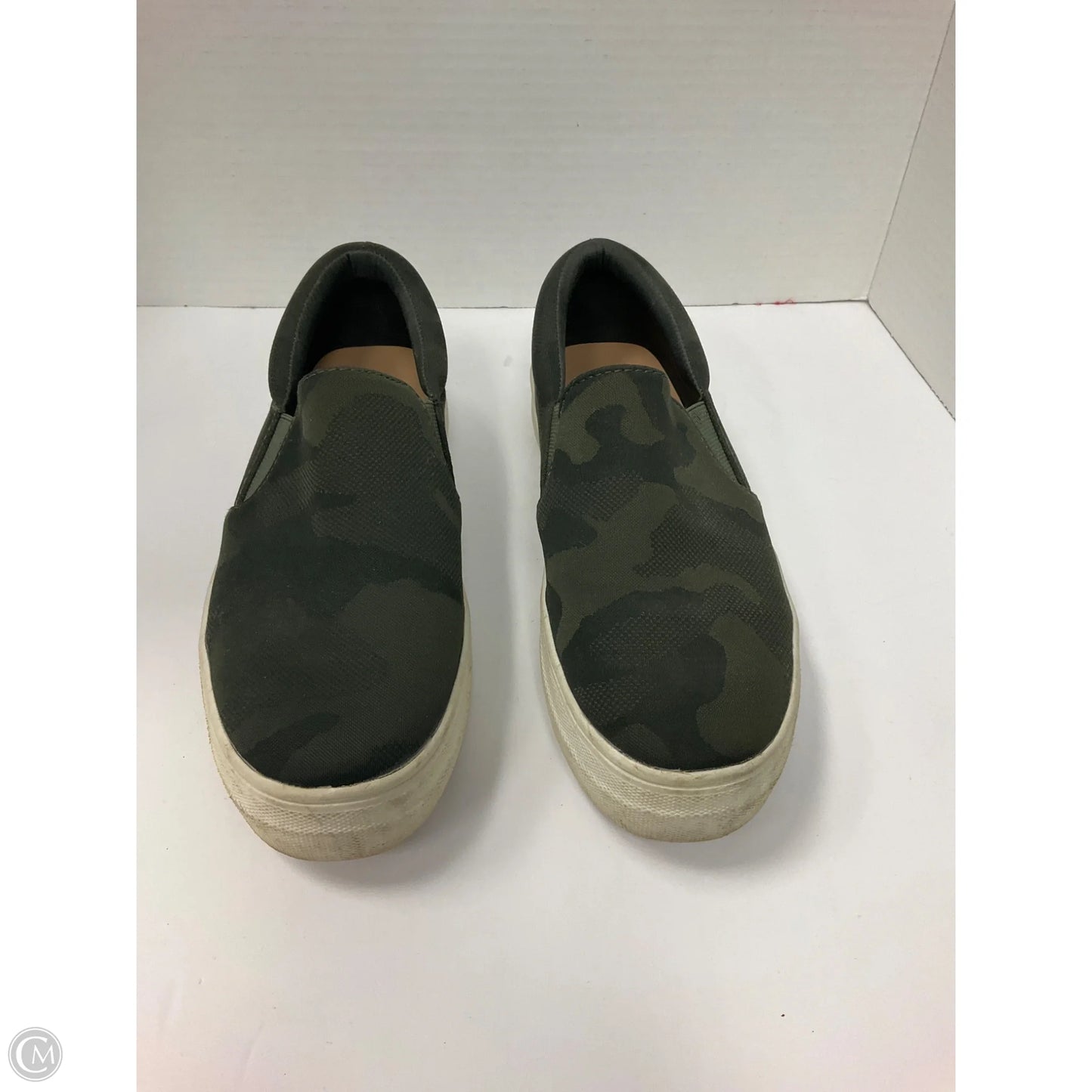 Shoes Sneakers By Cushionaire In Camouflage Print, Size: 7