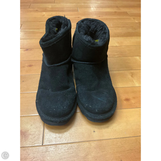 Boots Ankle Flats By Bearpaw In Black, Size: 9