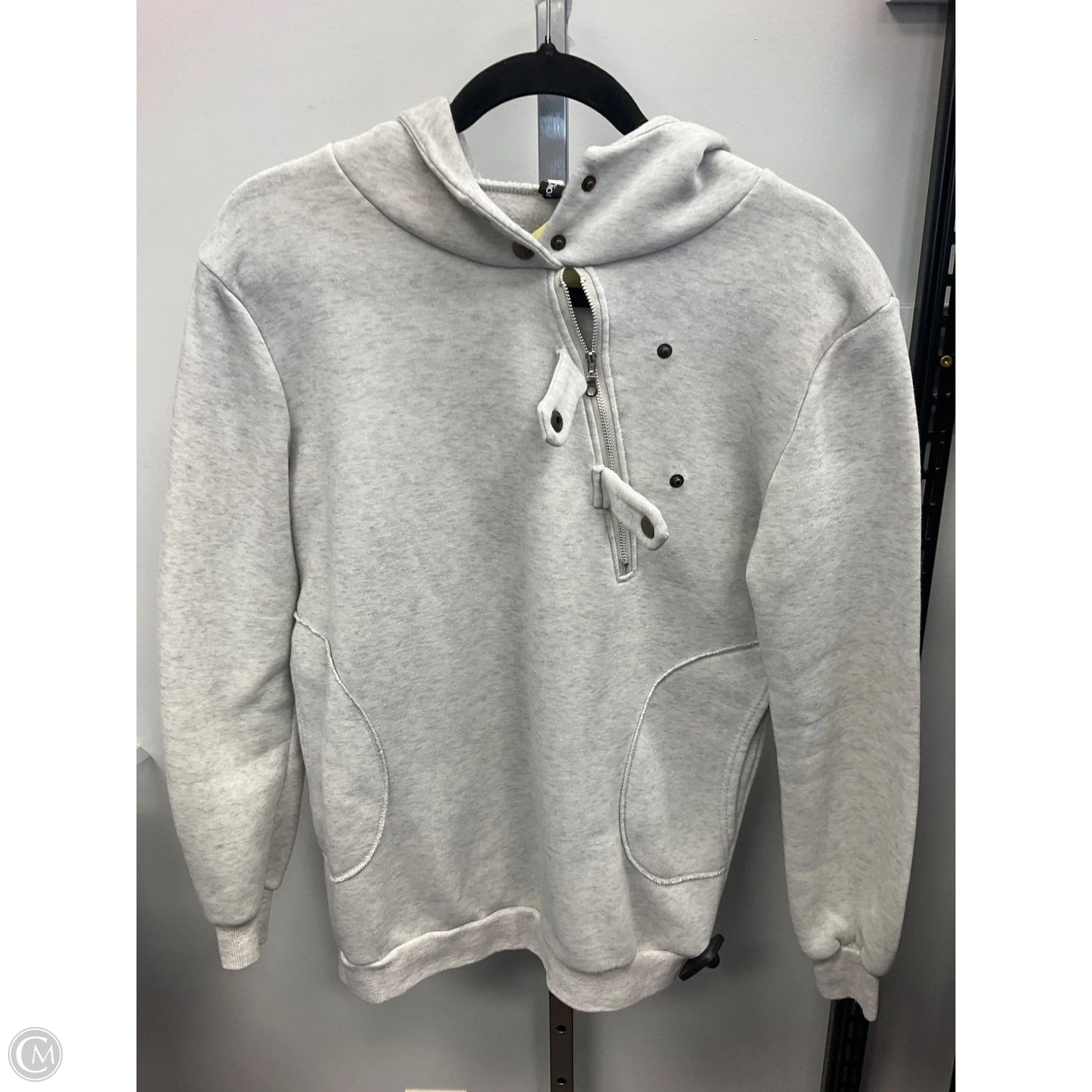 Sweatshirt Hoodie By Clothes Mentor In Grey, Size: M