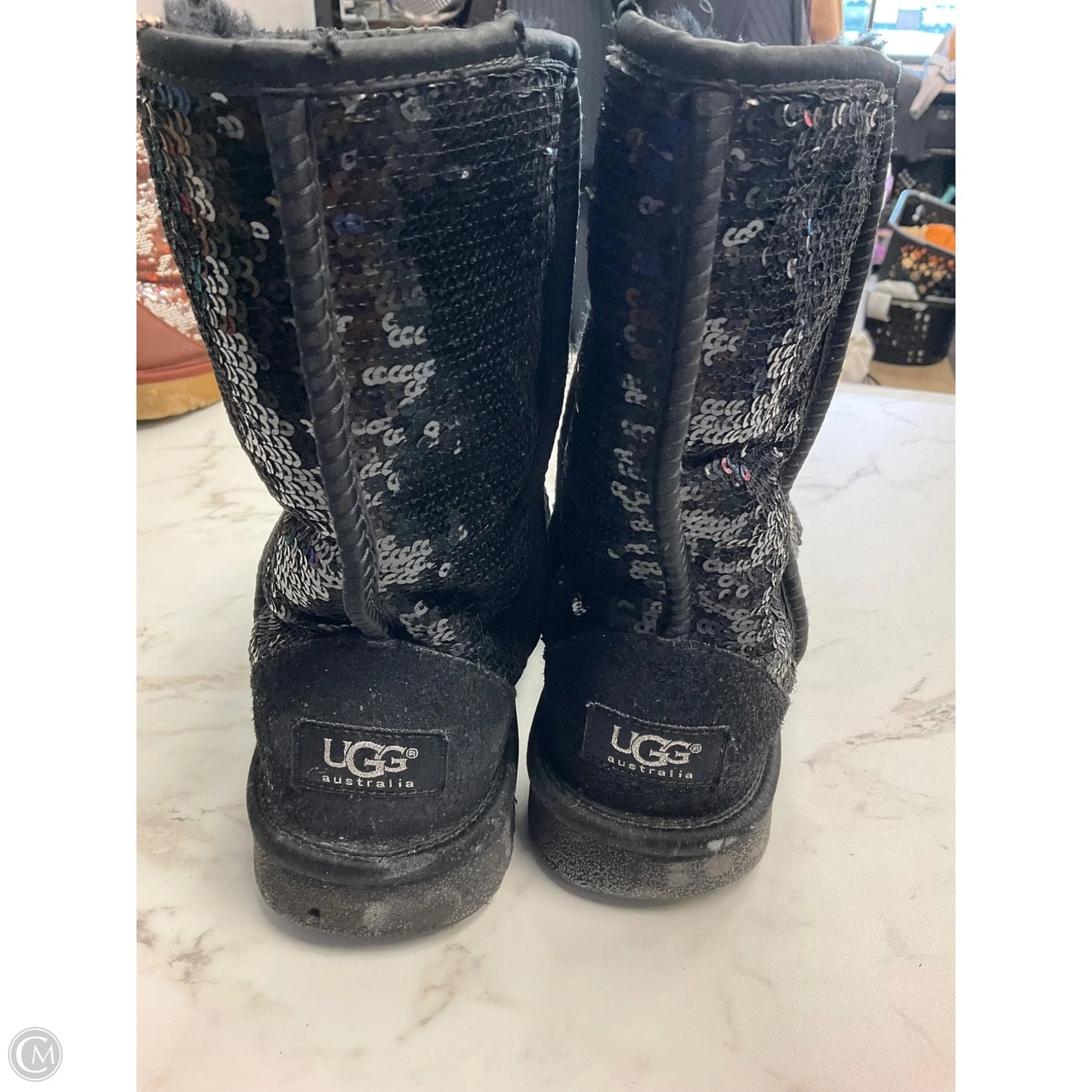 Boots Designer By Ugg In Black, Size: 8