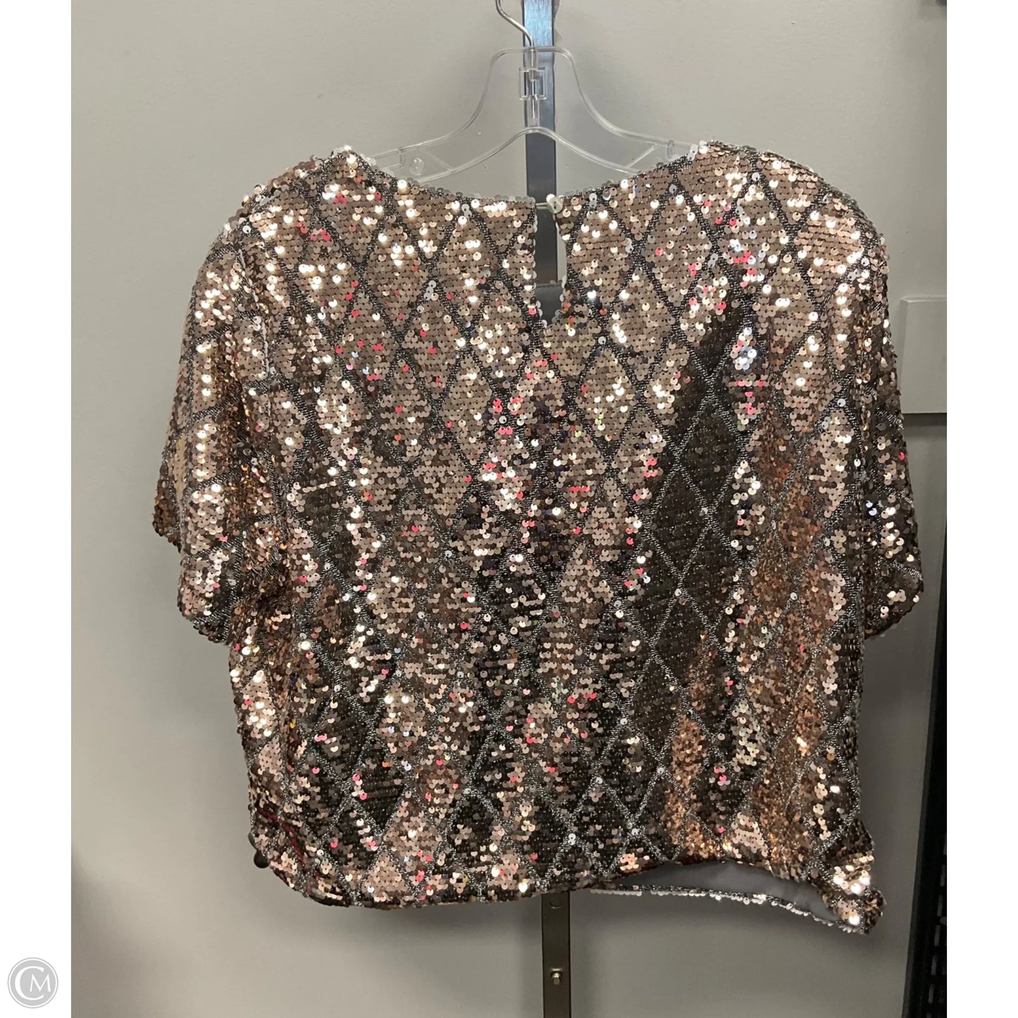 Top Short Sleeve By Mi Ami In Gold, Size: Xl