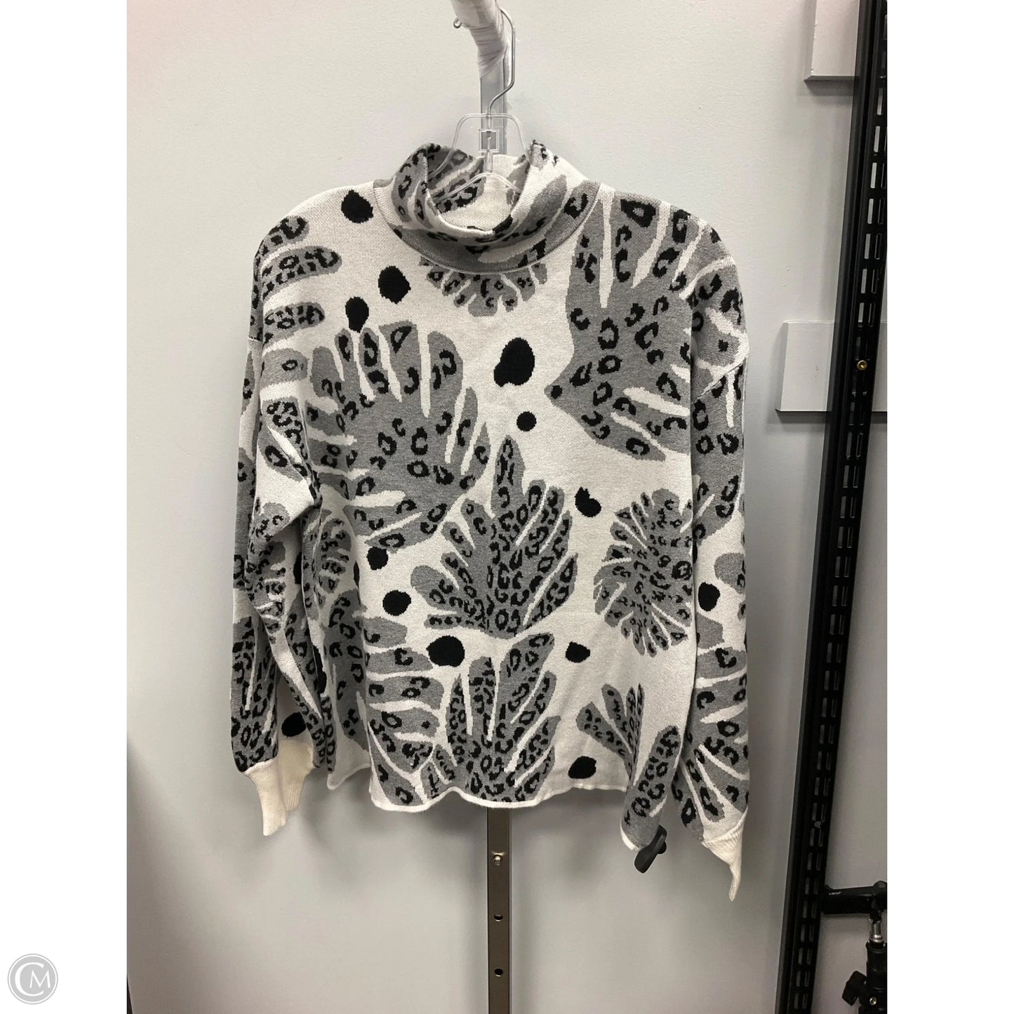 Sweater By Fate In Grey & White, Size: S