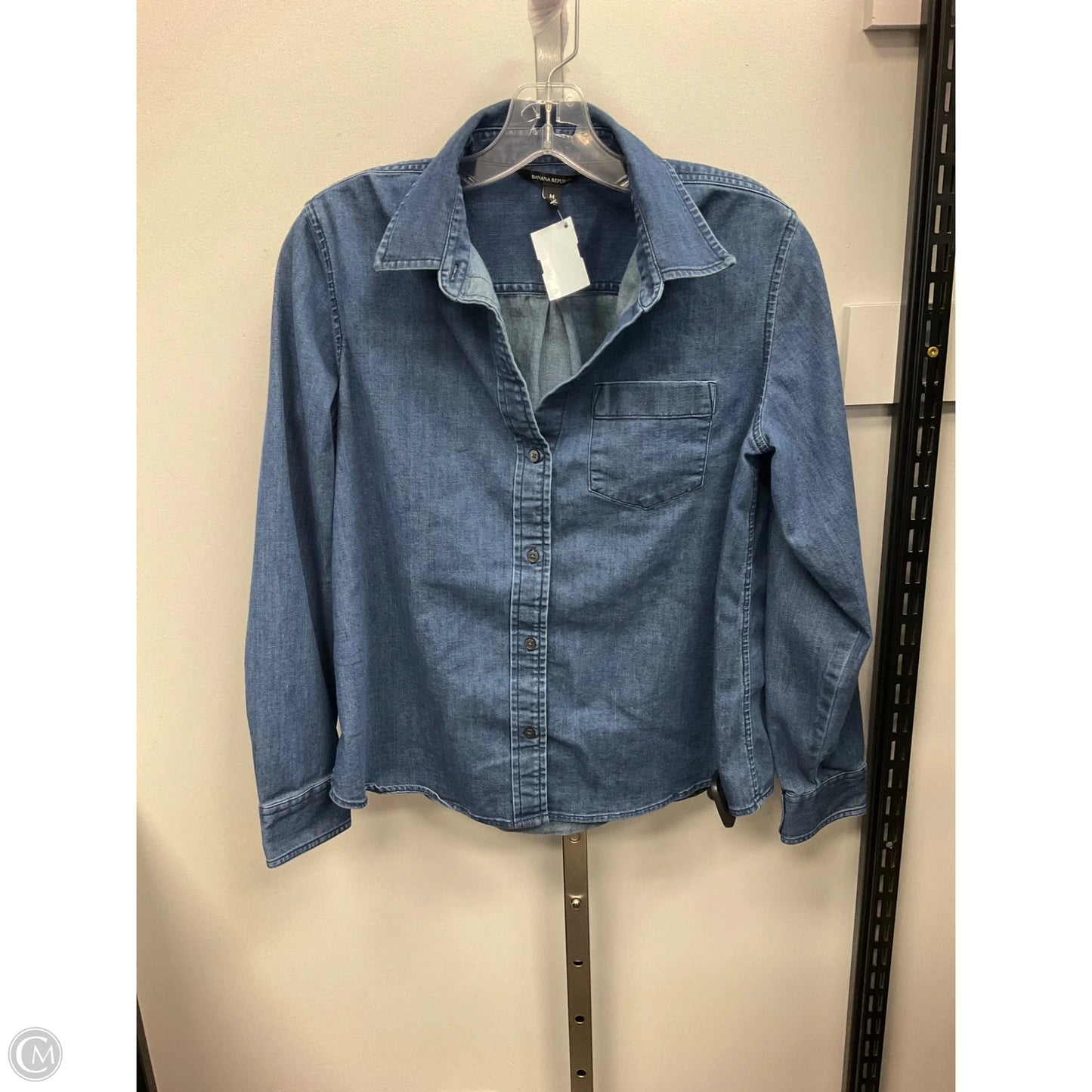 Top Long Sleeve By Banana Republic In Blue Denim, Size: M