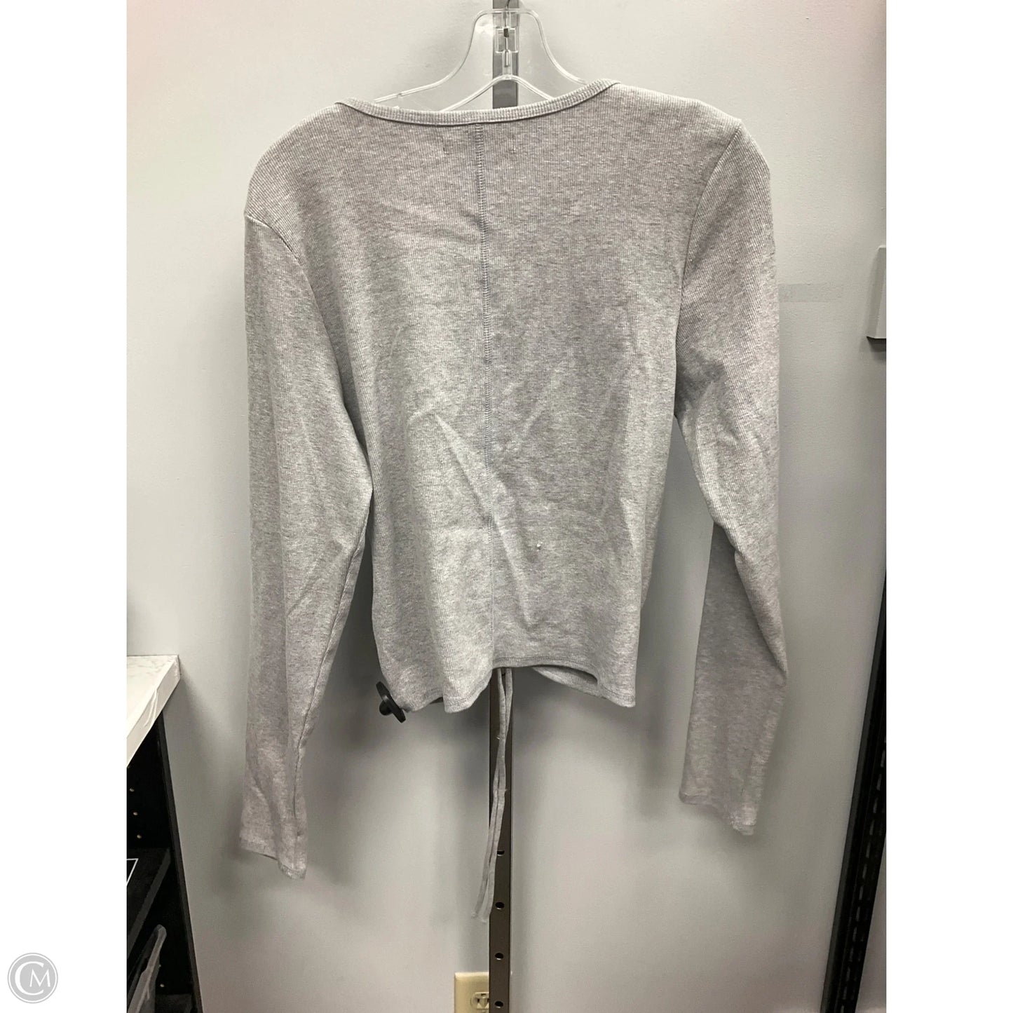Top Long Sleeve By Abercrombie And Fitch In Grey, Size: Xl
