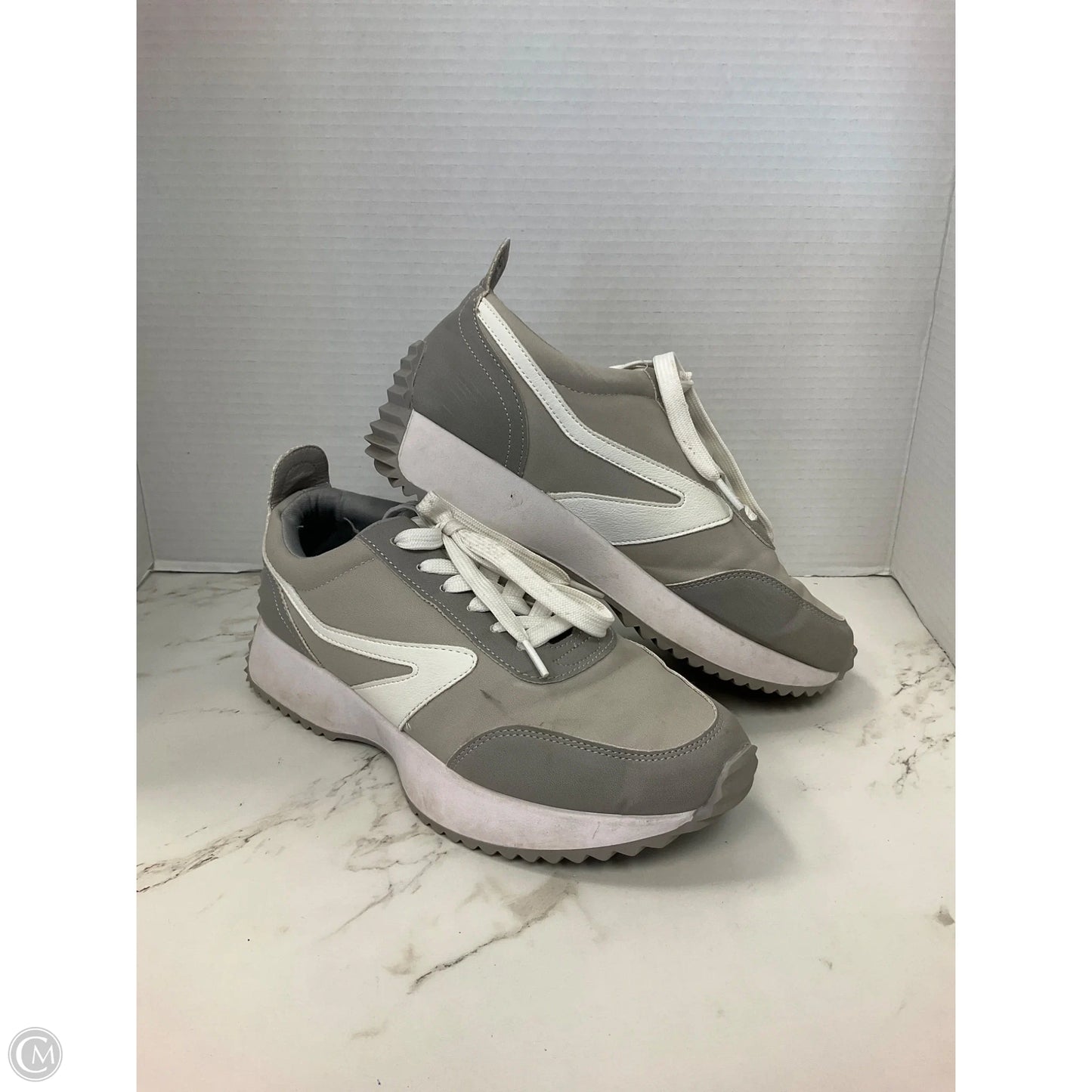 Shoes Sneakers By Dolce Vita In Grey, Size: 9