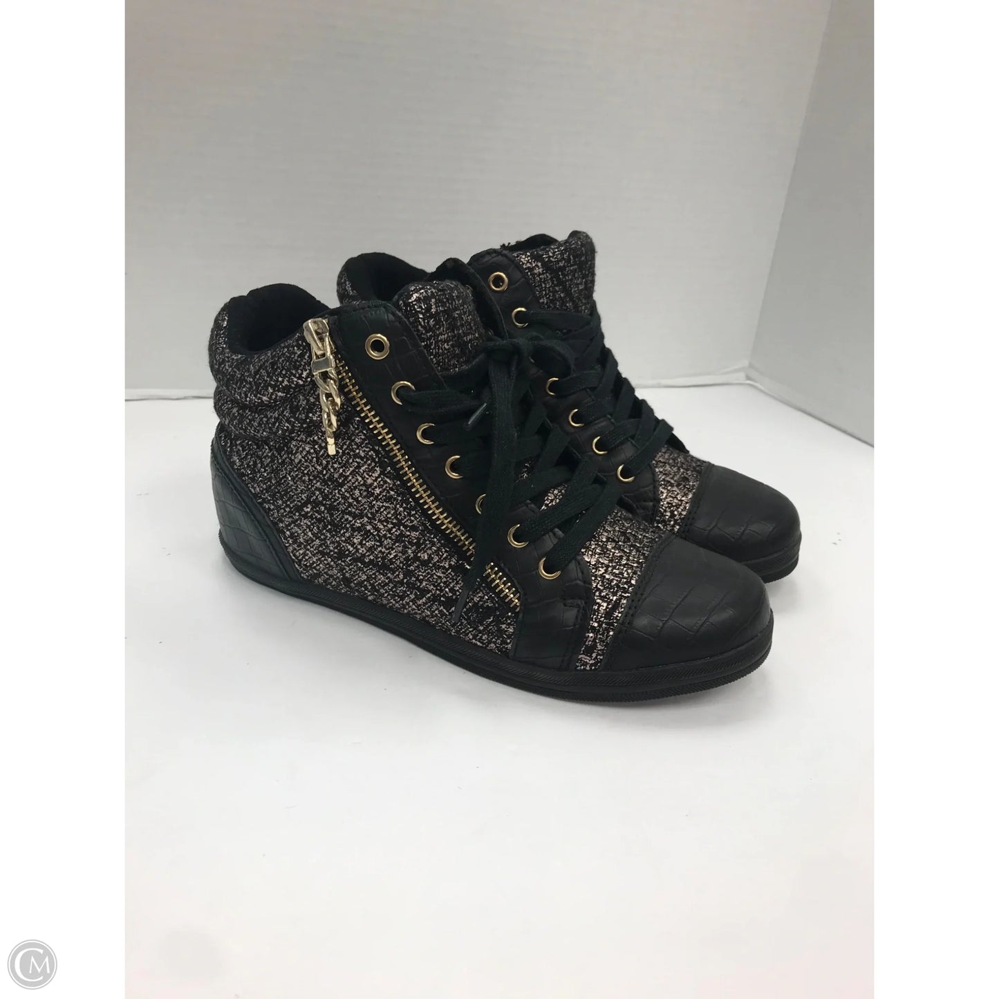 Shoes Sneakers By Call It Spring In Black & Gold, Size: 8