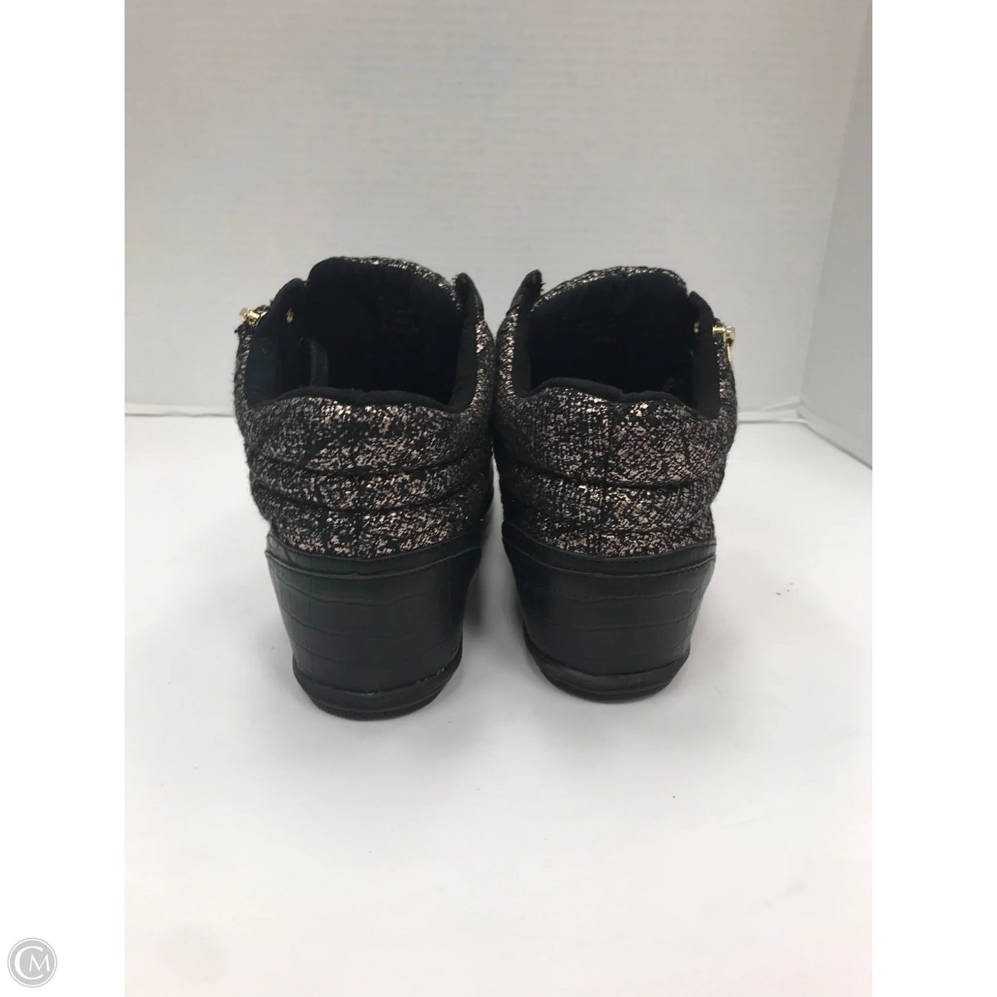 Shoes Sneakers By Call It Spring In Black & Gold, Size: 8