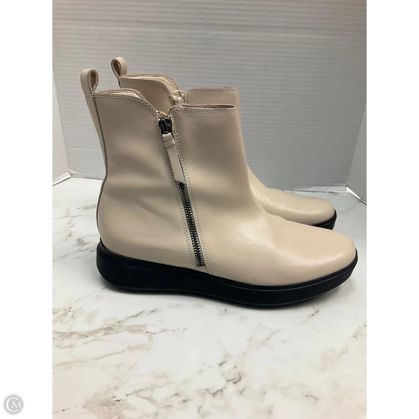 Boots Ankle Flats By Naturalizer In Cream, Size: 8.5