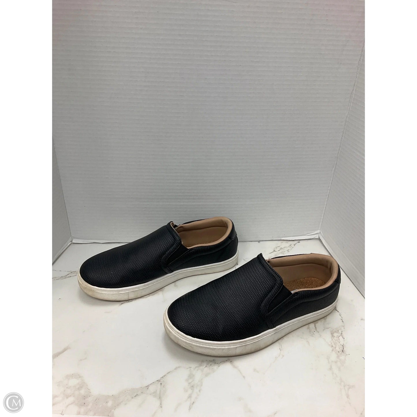 Shoes Sneakers By Cmc In Black, Size: 9