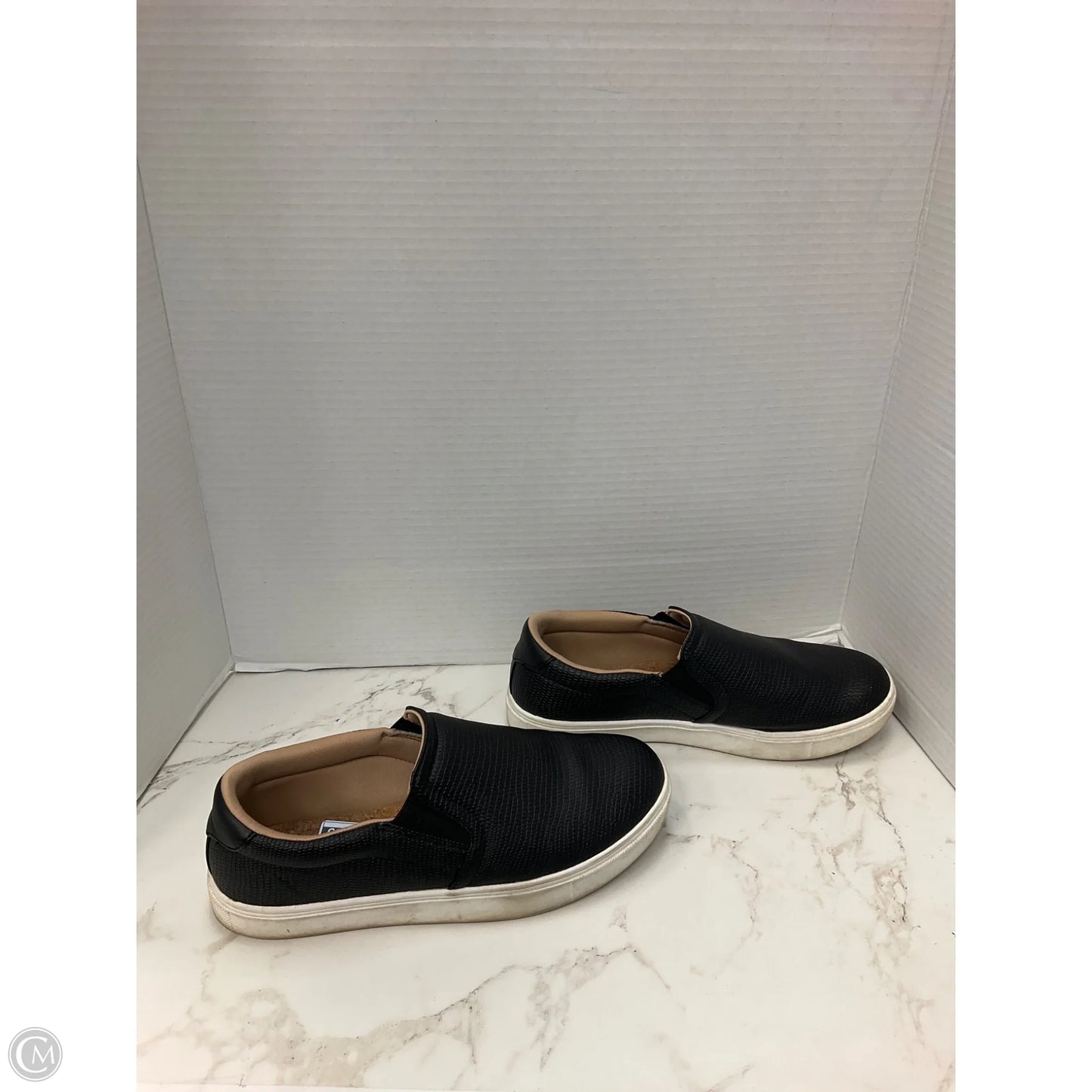 Shoes Sneakers By Cmc In Black, Size: 9