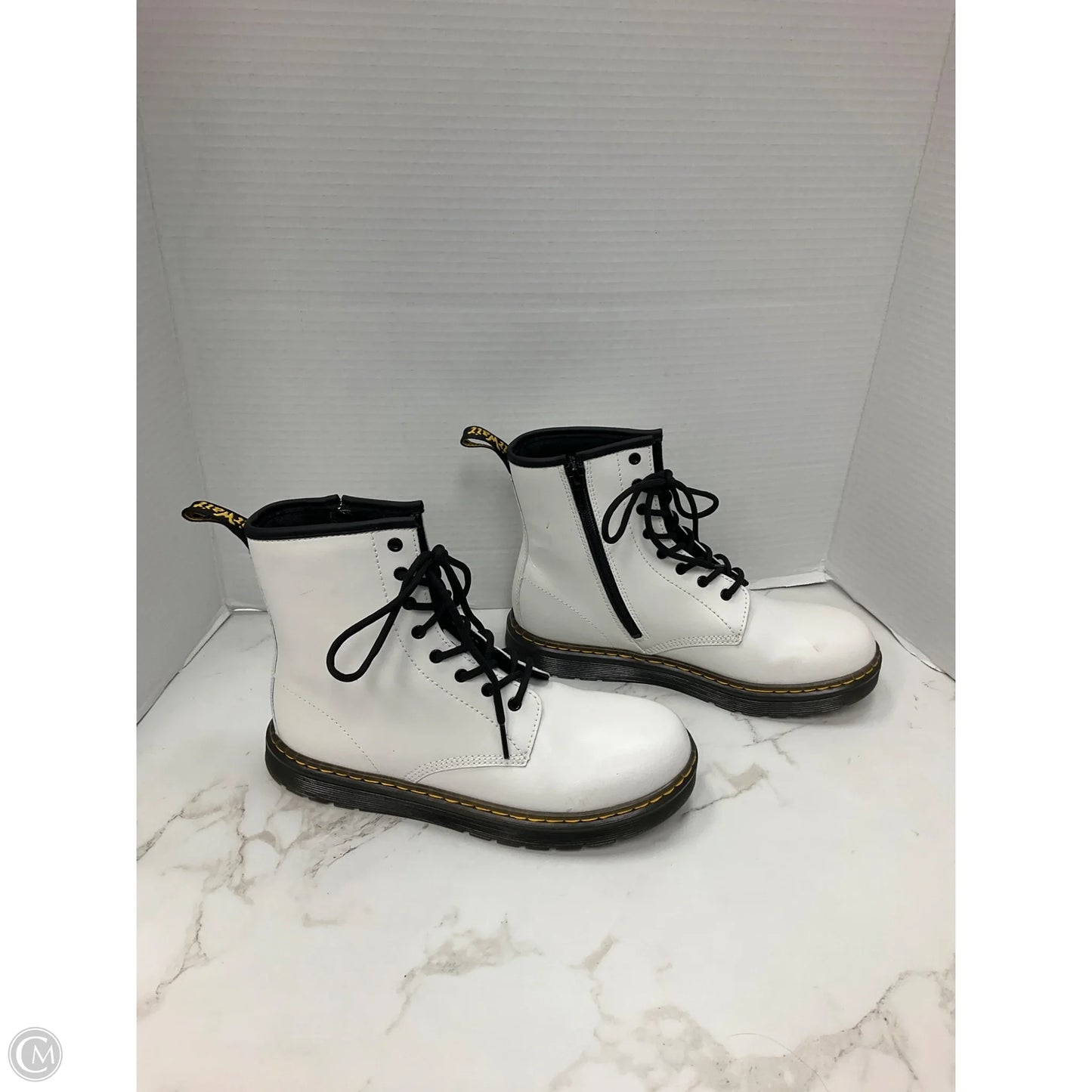 Boots Ankle Flats By Dr Martens In White, Size: 7