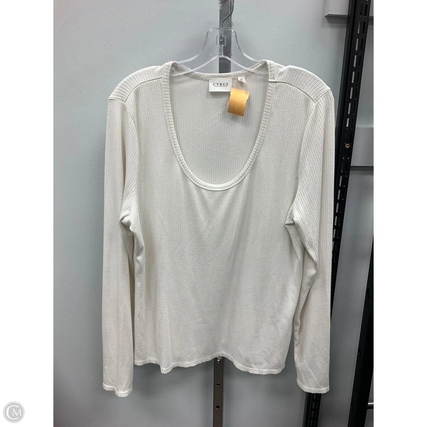 Top Long Sleeve By Cyrus In White, Size: Xl