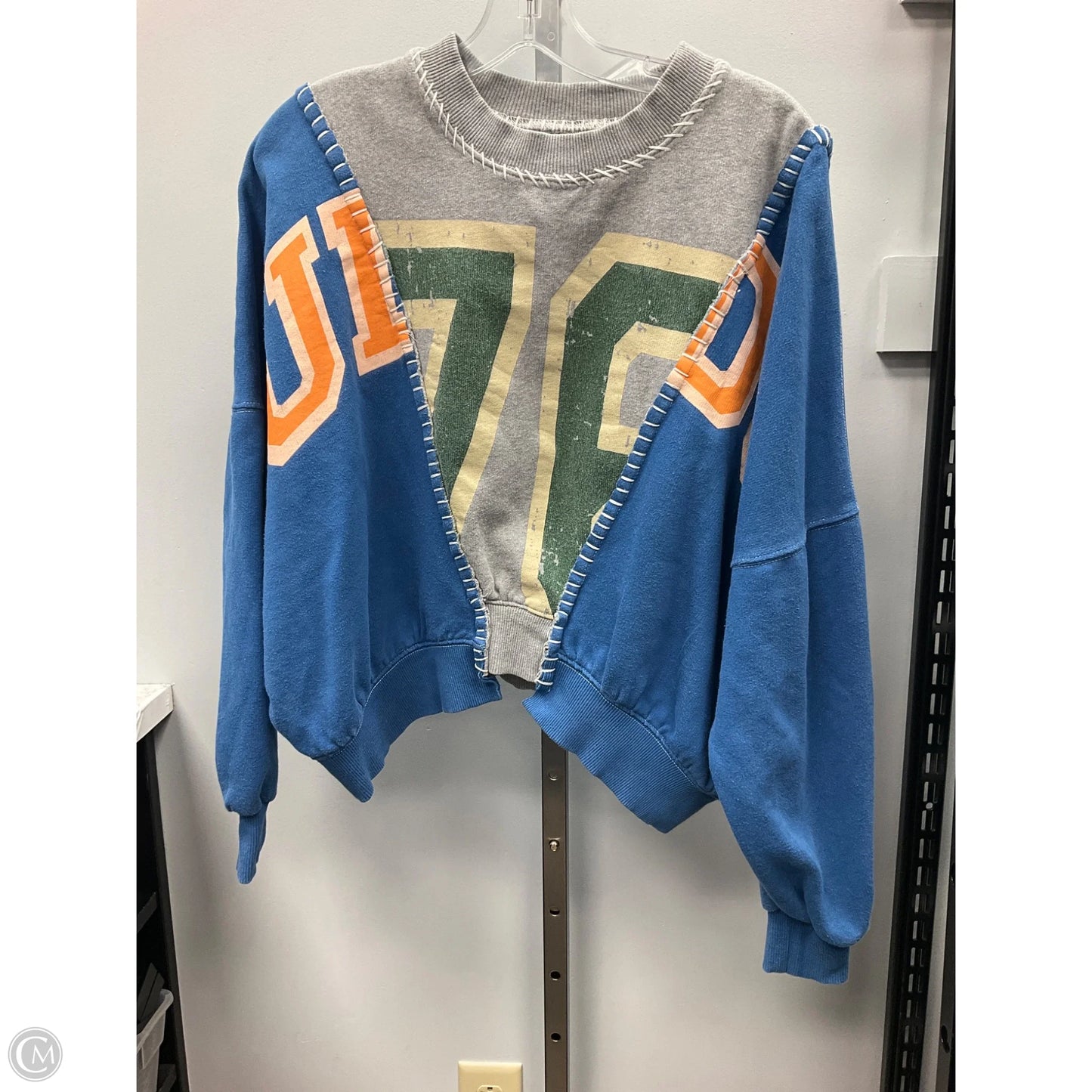 Sweatshirt Crewneck By Bdg In Blue & Grey, Size: S