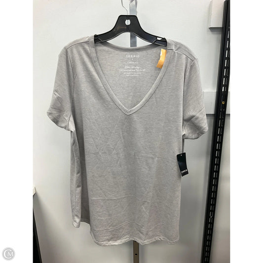 Top Short Sleeve Basic By Torrid In Grey, Size: 1x
