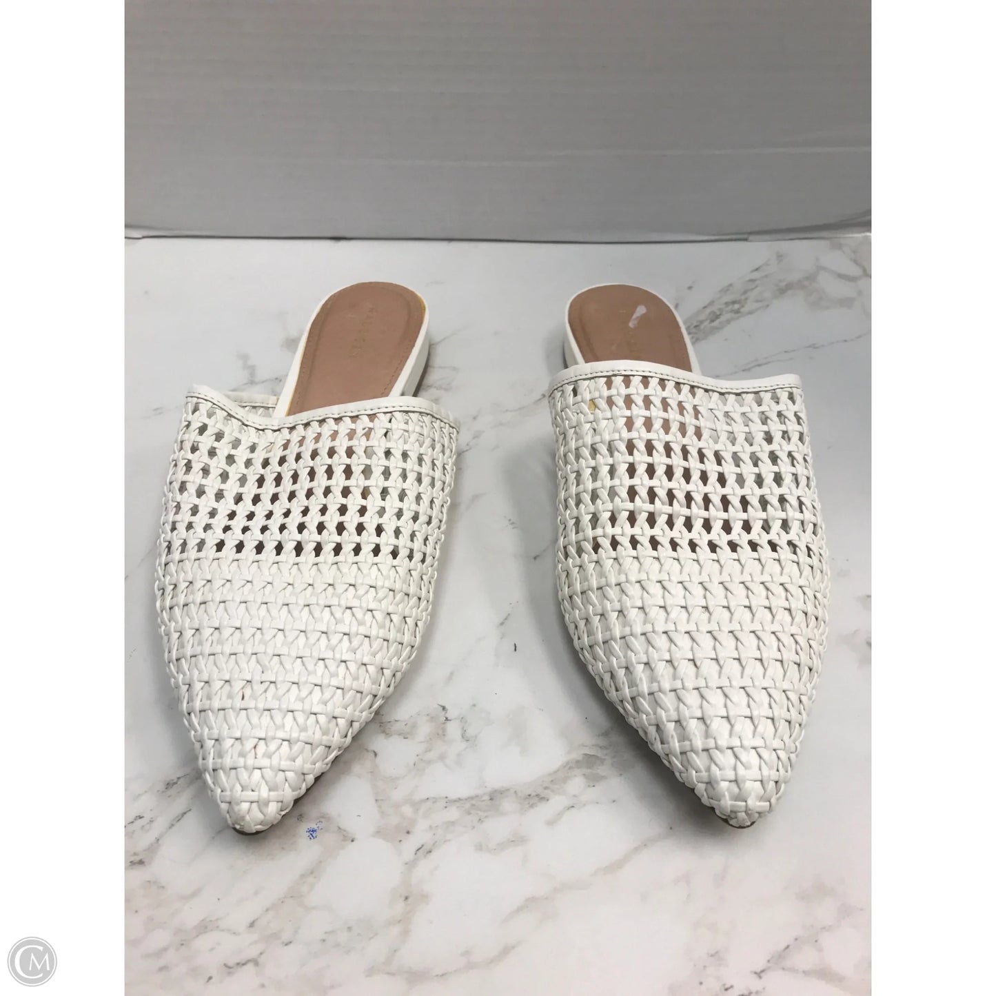 Shoes Flats By Halogen In White, Size: 8