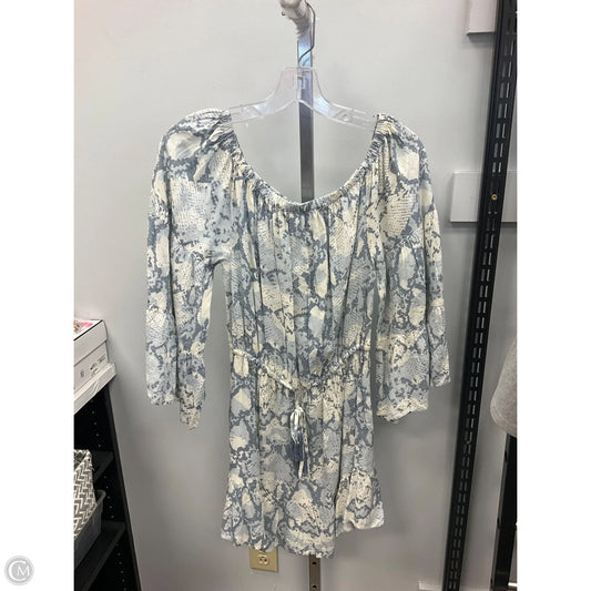 Dress Casual Short By Blue Island In Grey, Size: M