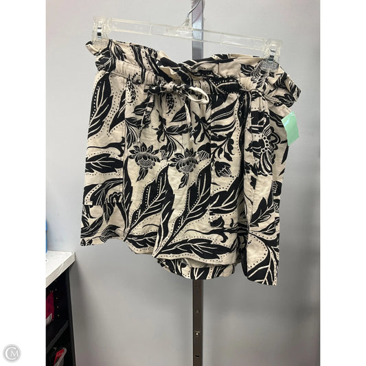 Shorts By Who What Wear In Black & Cream, Size: M