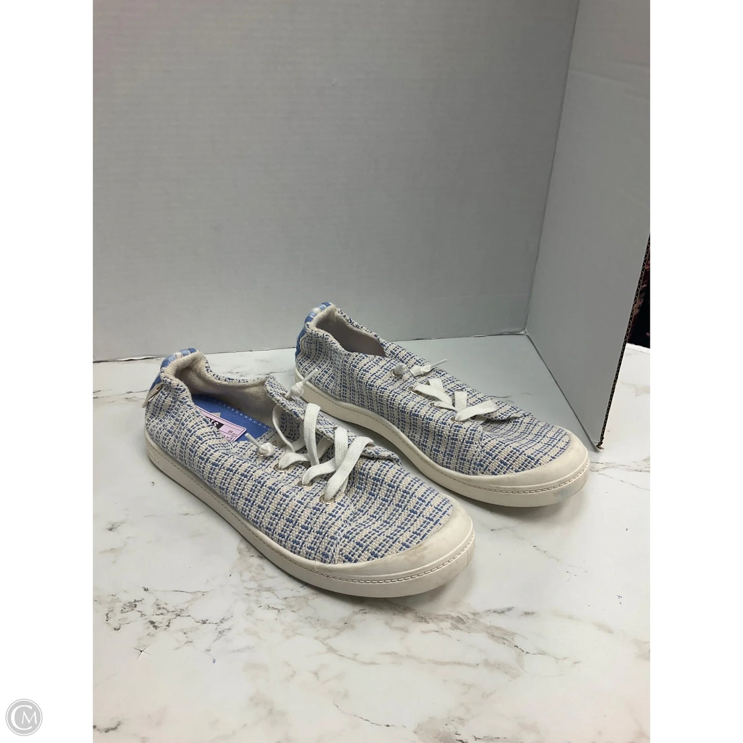 Shoes Sneakers By Roxy In Blue & Cream, Size: 12