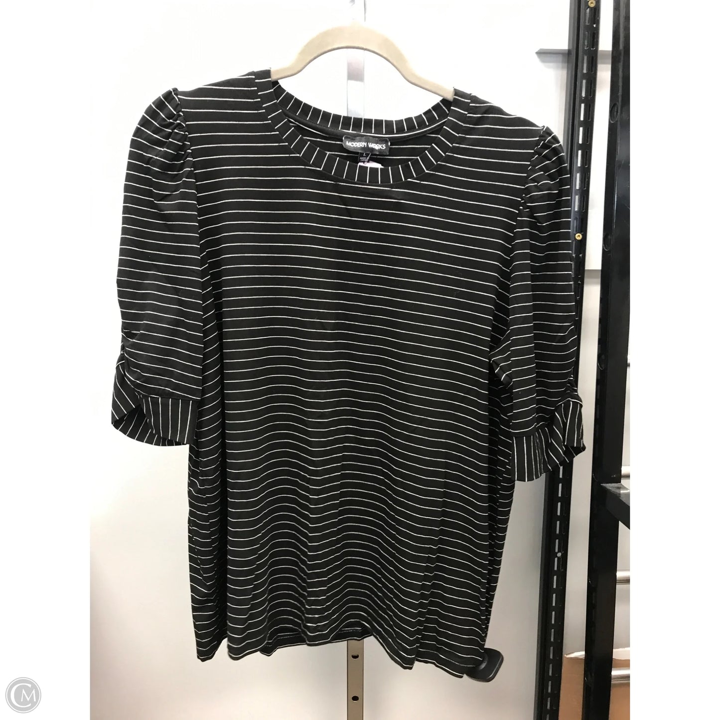 Top Short Sleeve By Modern Works In Striped Pattern, Size: L