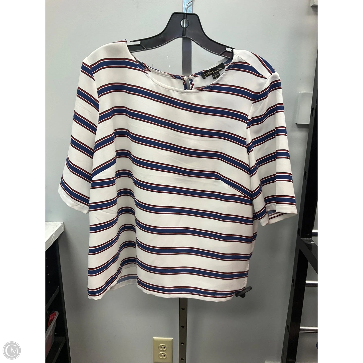Top Short Sleeve By Dalia In Striped Pattern, Size: Xl