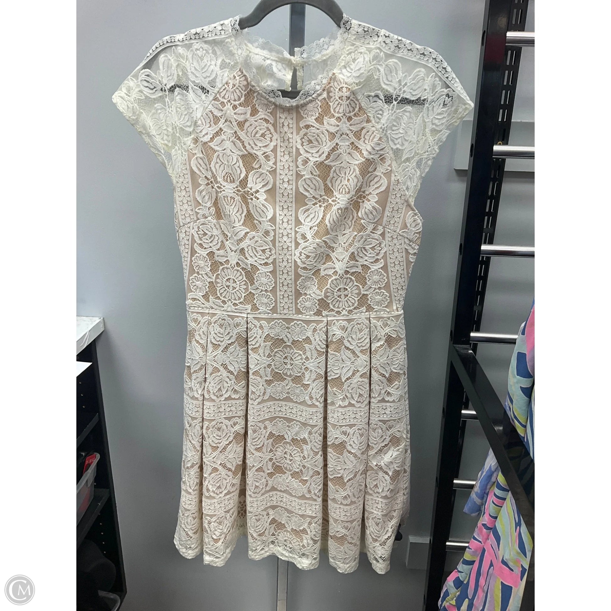 Dress Casual Short By Francesca's In Cream, Size: M – Clothes Mentor South Windsor CT #124