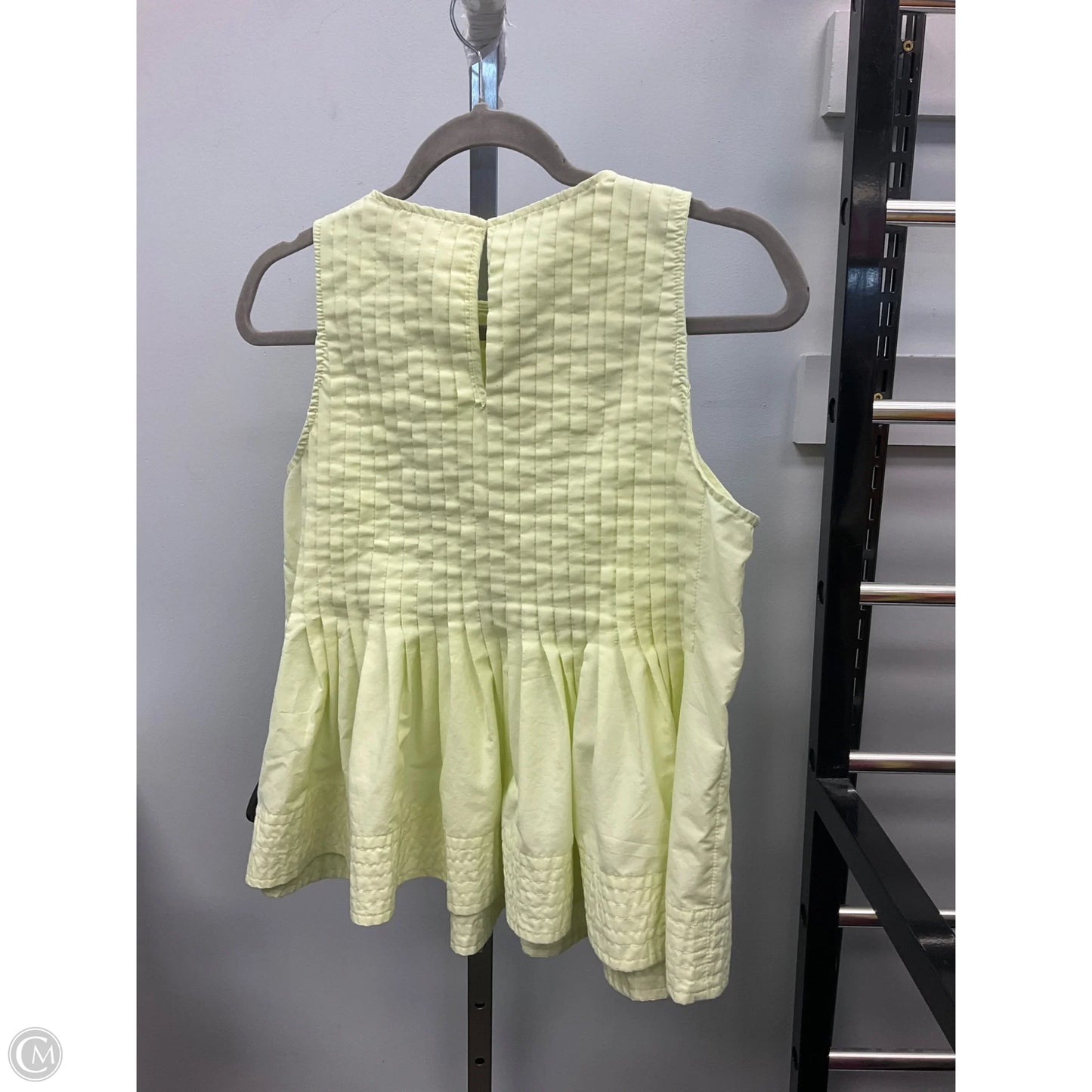 Top Sleeveless By Free Assembly In Green, Size: S