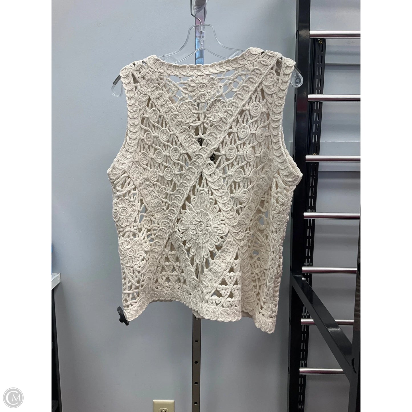 Top Sleeveless By Ultra Pink In Cream, Size: L
