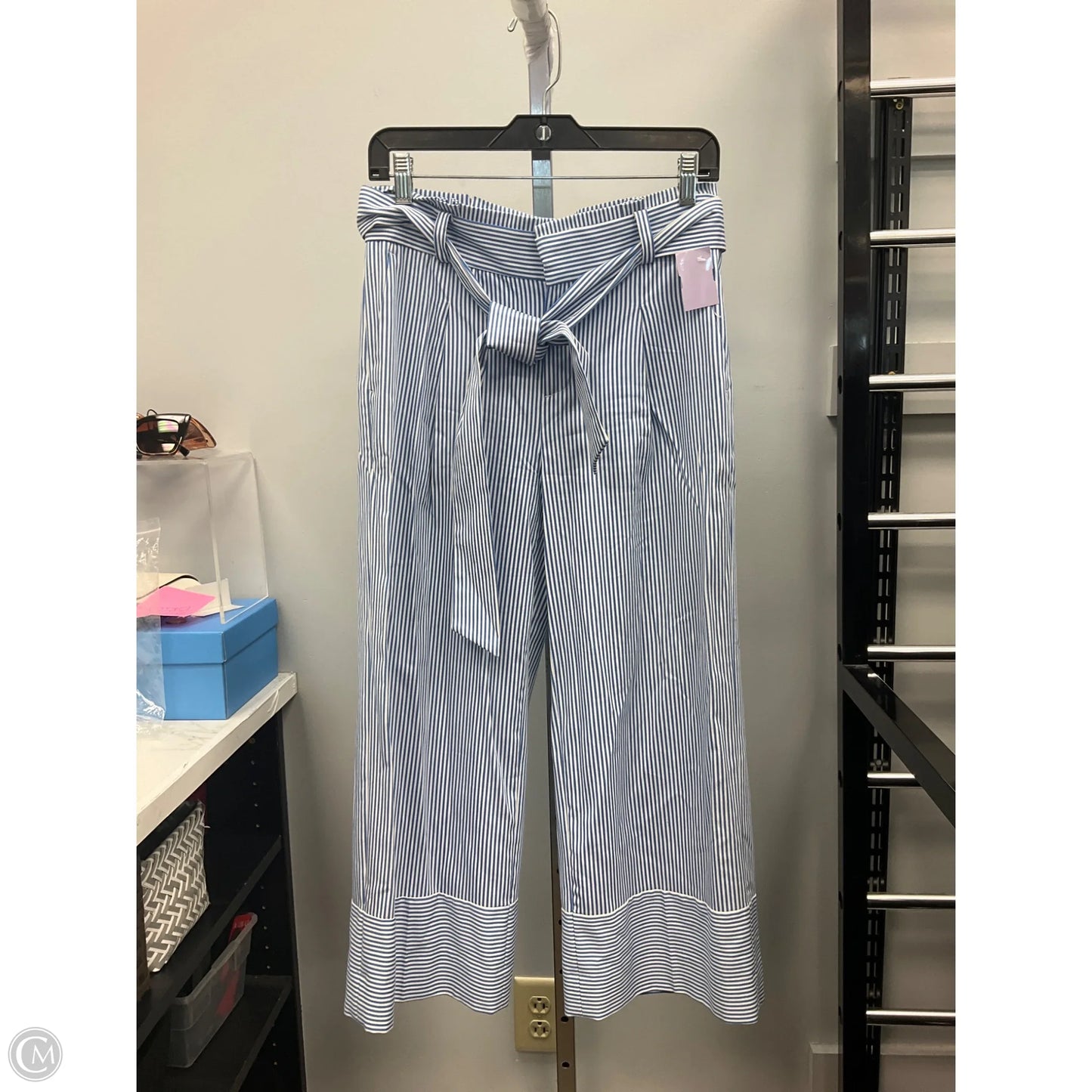 Pants Cropped By Banana Republic In Blue & White, Size: 2