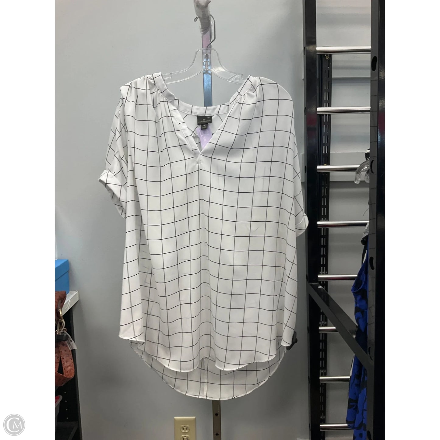 Top Short Sleeve By Worthington In Black & White, Size: Xl