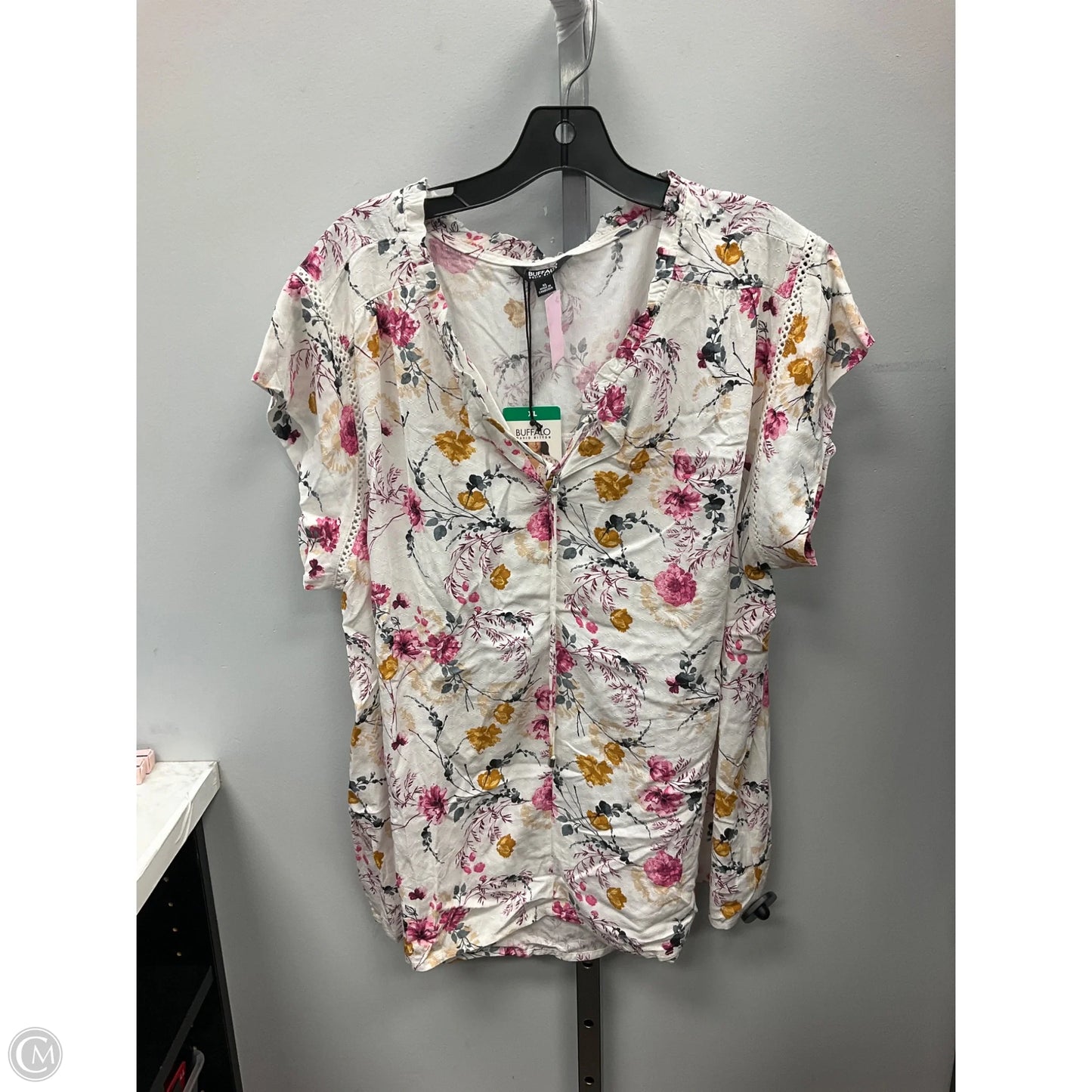 Top Short Sleeve By Buffalo David Bitton In Floral Print, Size: Xl