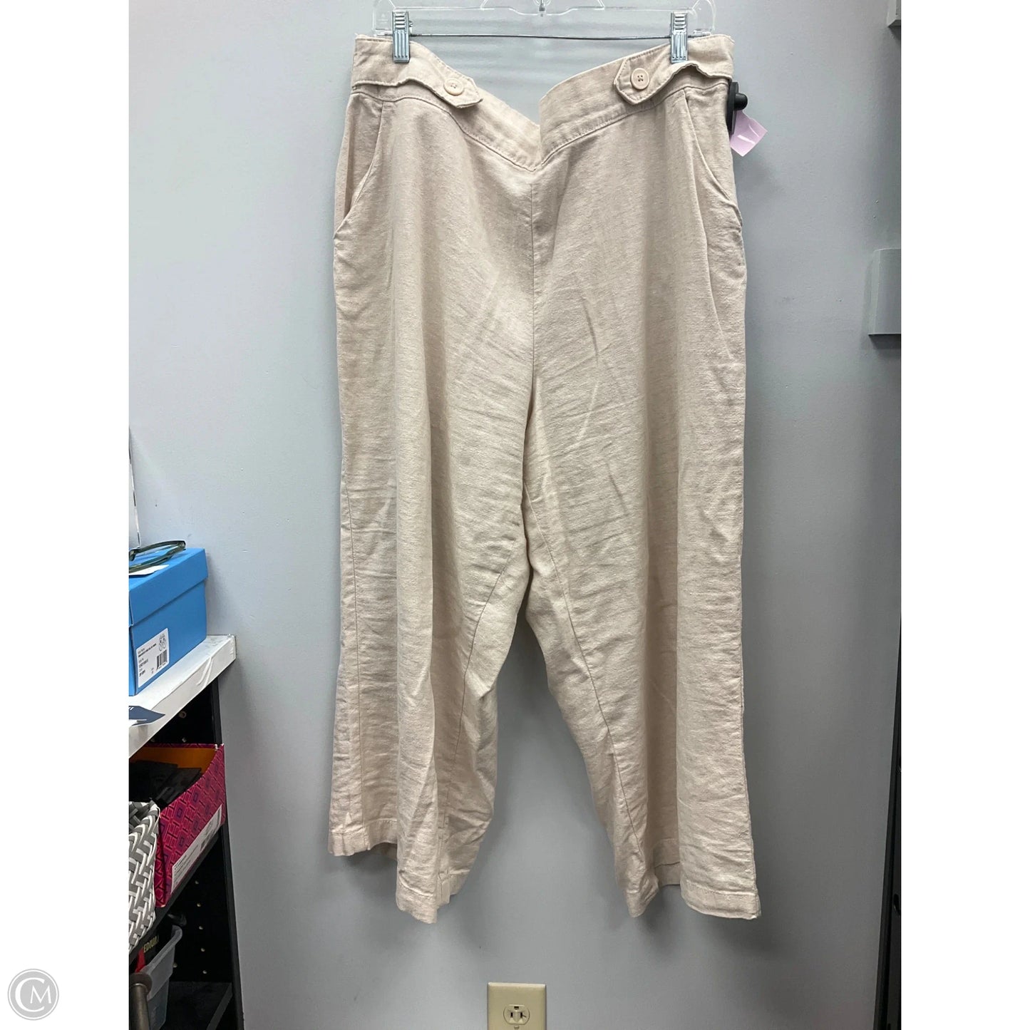 Pants Cropped By Croft And Barrow In Beige, Size: Xxl