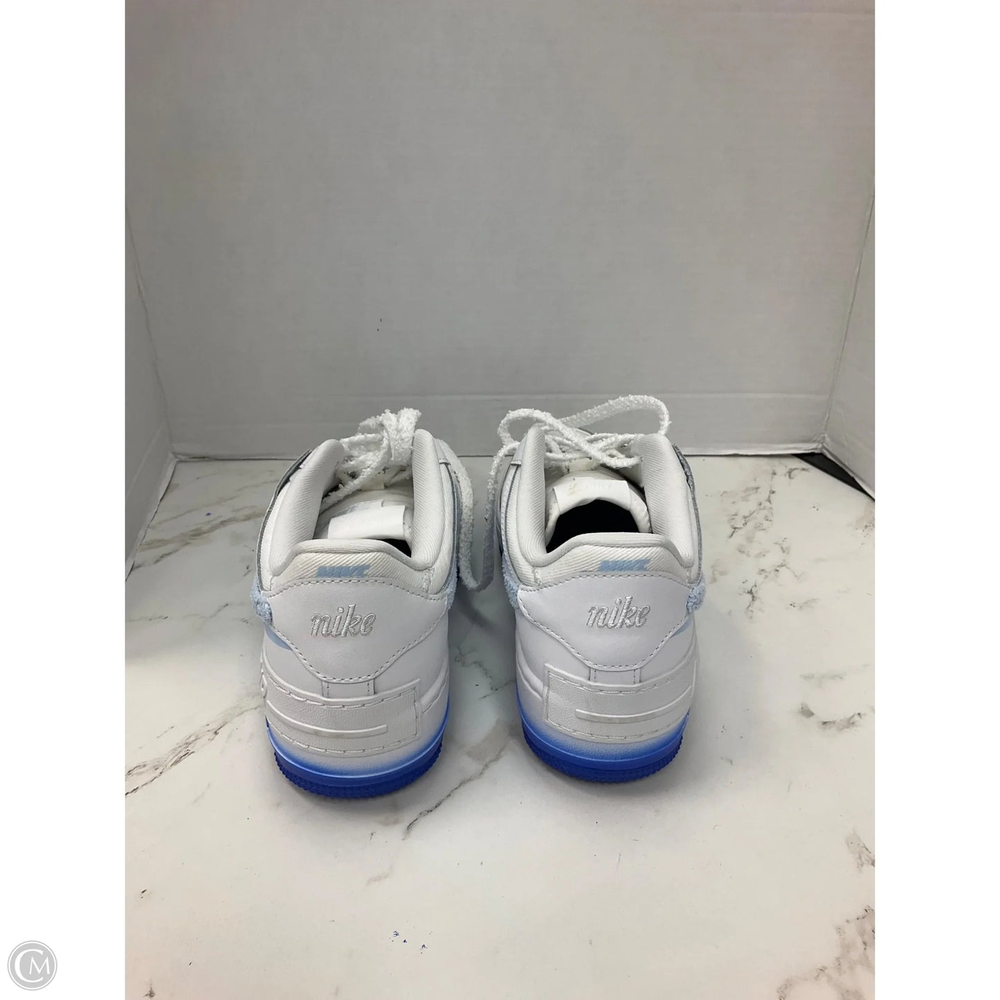 Shoes Sneakers By Nike In Blue & White, Size: 7.5