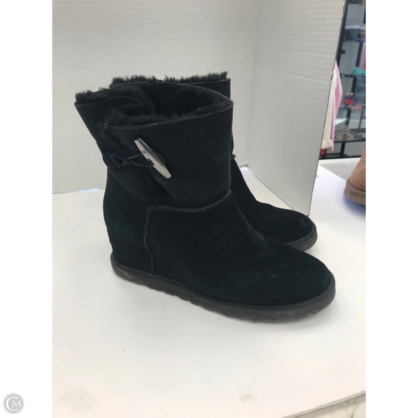 Boots Designer By Ugg In Black, Size: 8.5