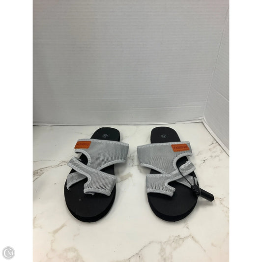 Sandals Flip Flops By Clothes Mentor In Grey, Size: 9