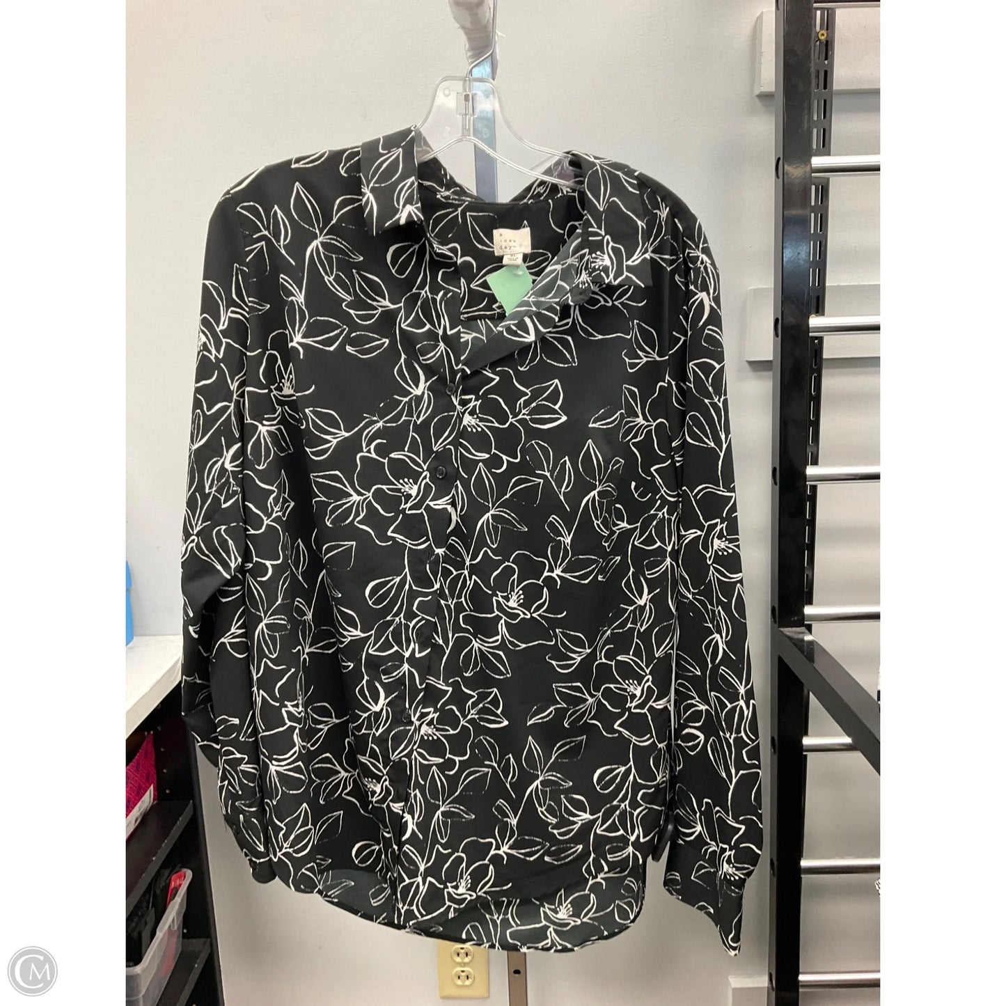 Top Long Sleeve By A New Day In Black & White, Size: Xl