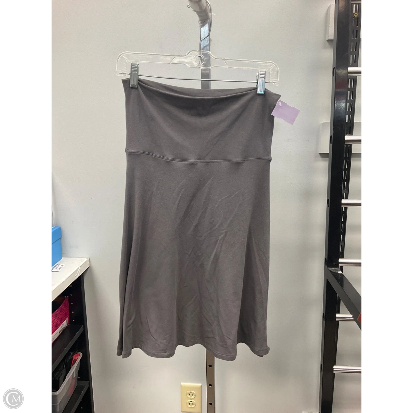 Skirt Mini & Short By Old Navy In Grey, Size: Xs
