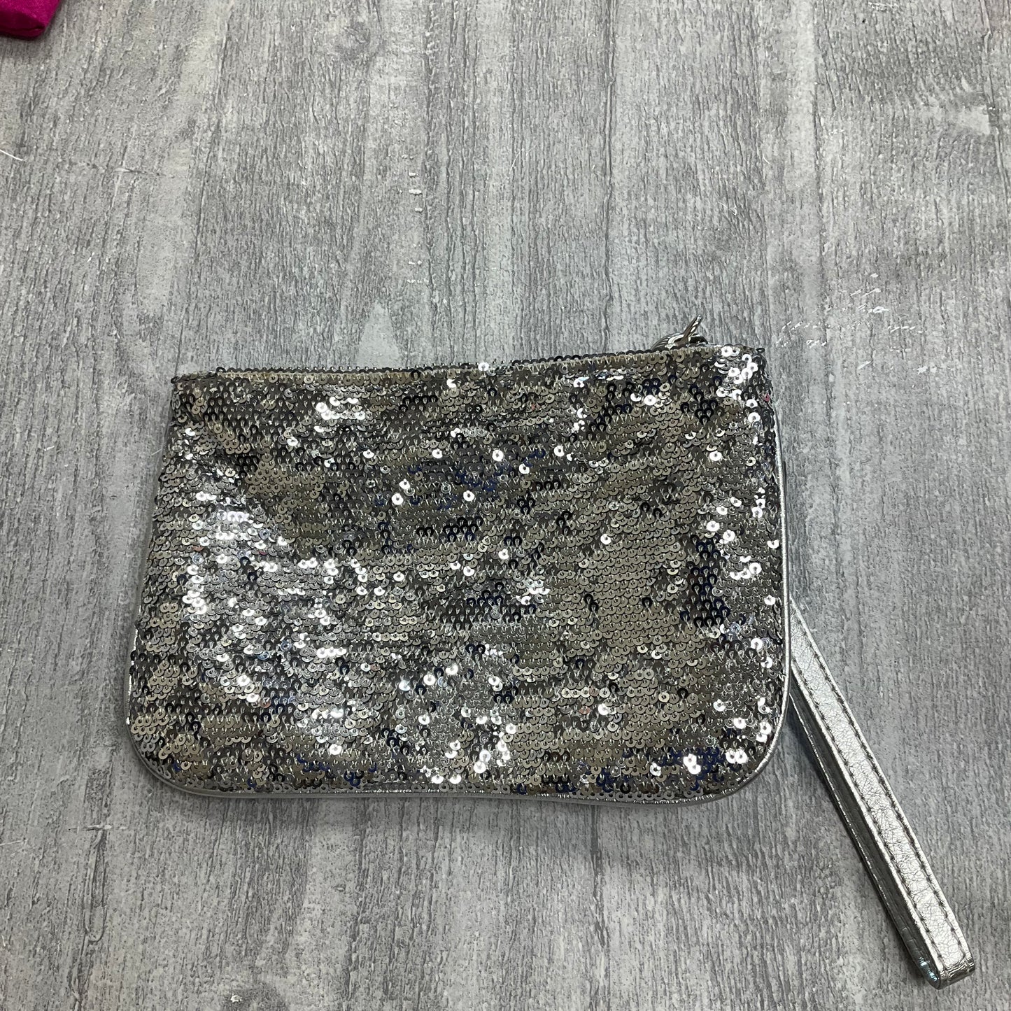 Wristlet By Clothes Mentor, Size: Small