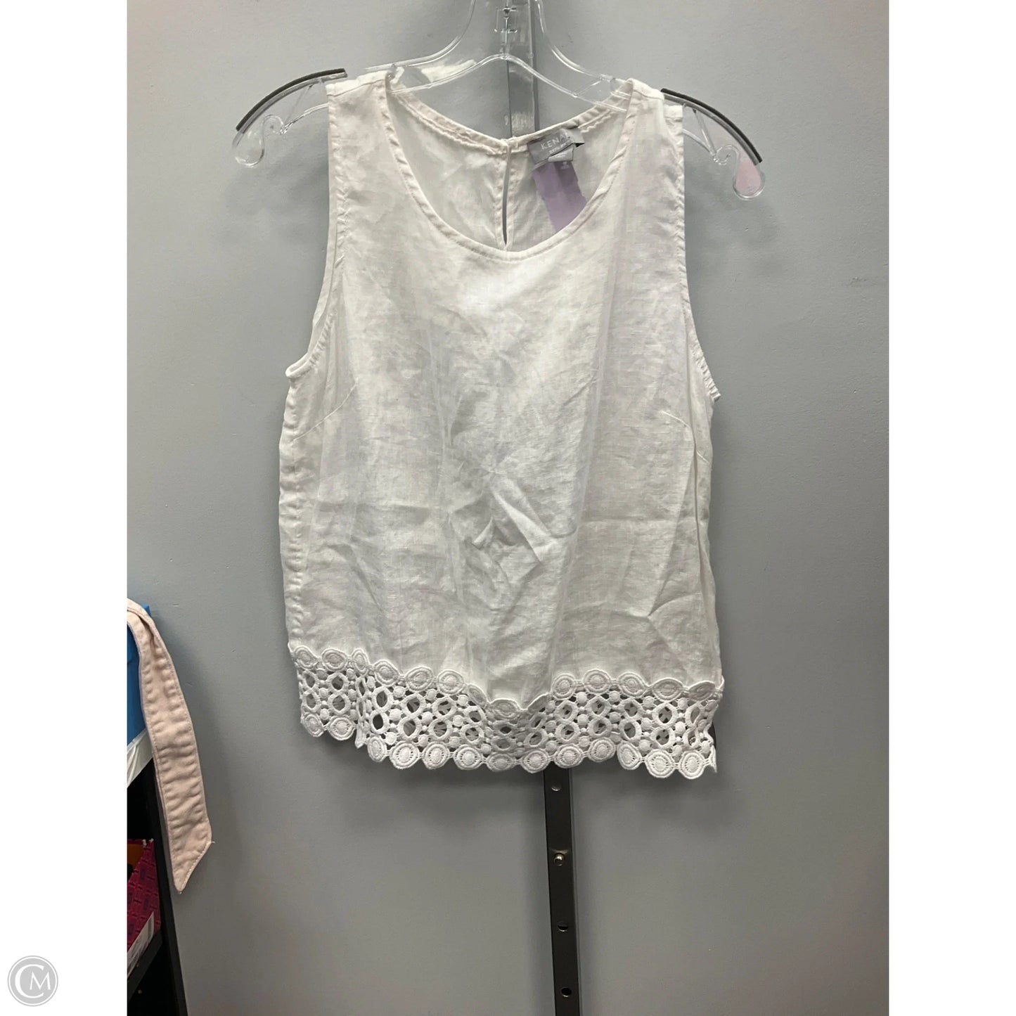 Top Sleeveless By Kenar In White, Size: S