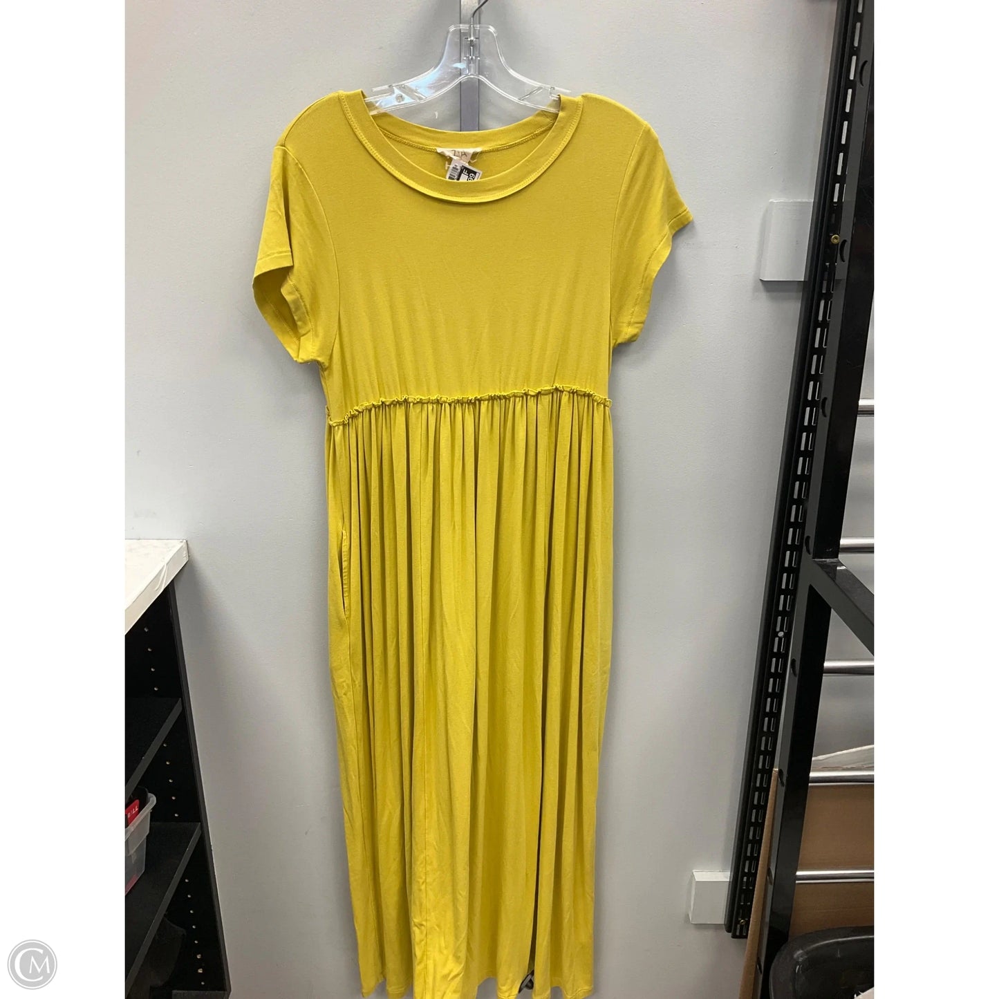 Dress Casual Midi By Clothes Mentor In Yellow, Size: M