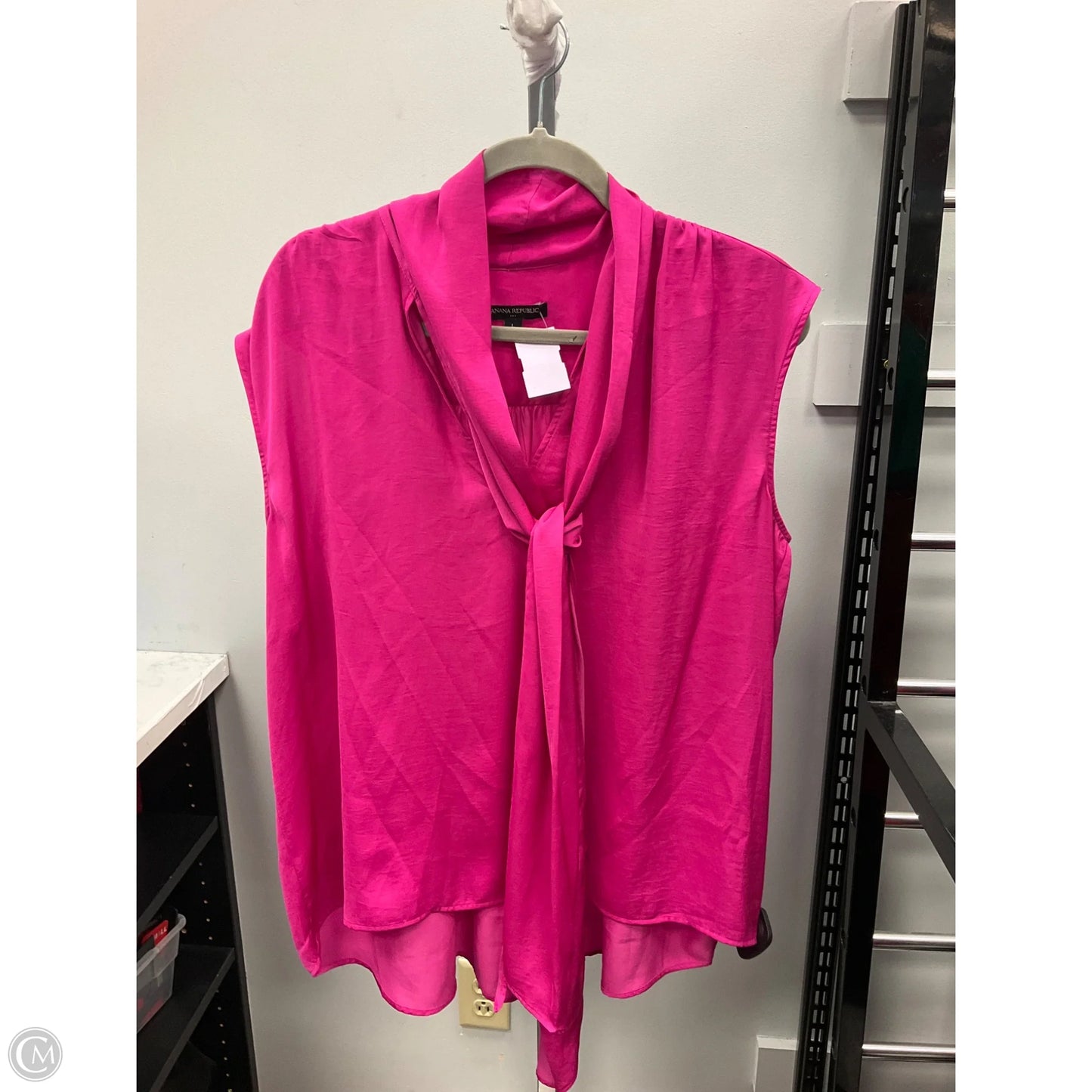 Top Sleeveless By Banana Republic In Pink, Size: L